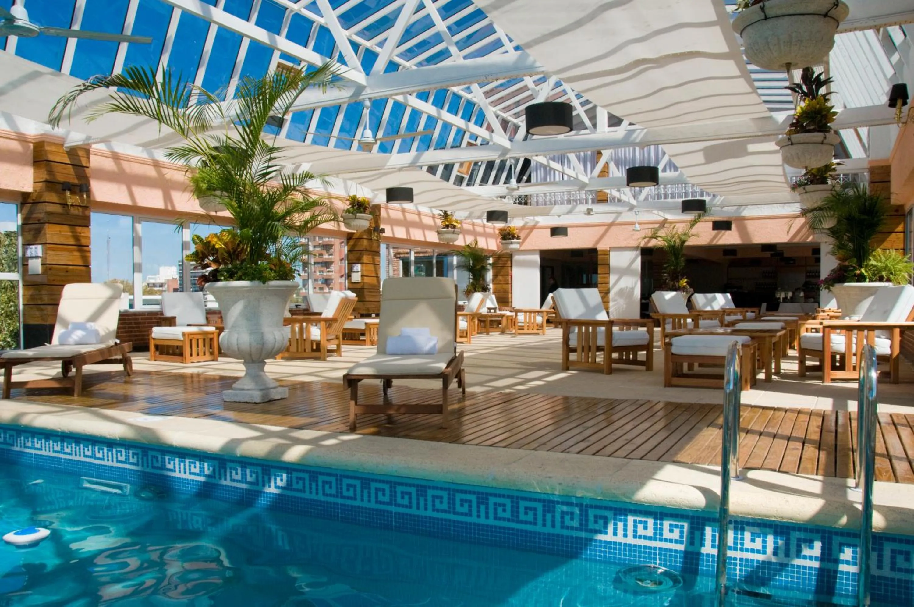 Swimming pool in Ramada by Wyndham Buenos Aires