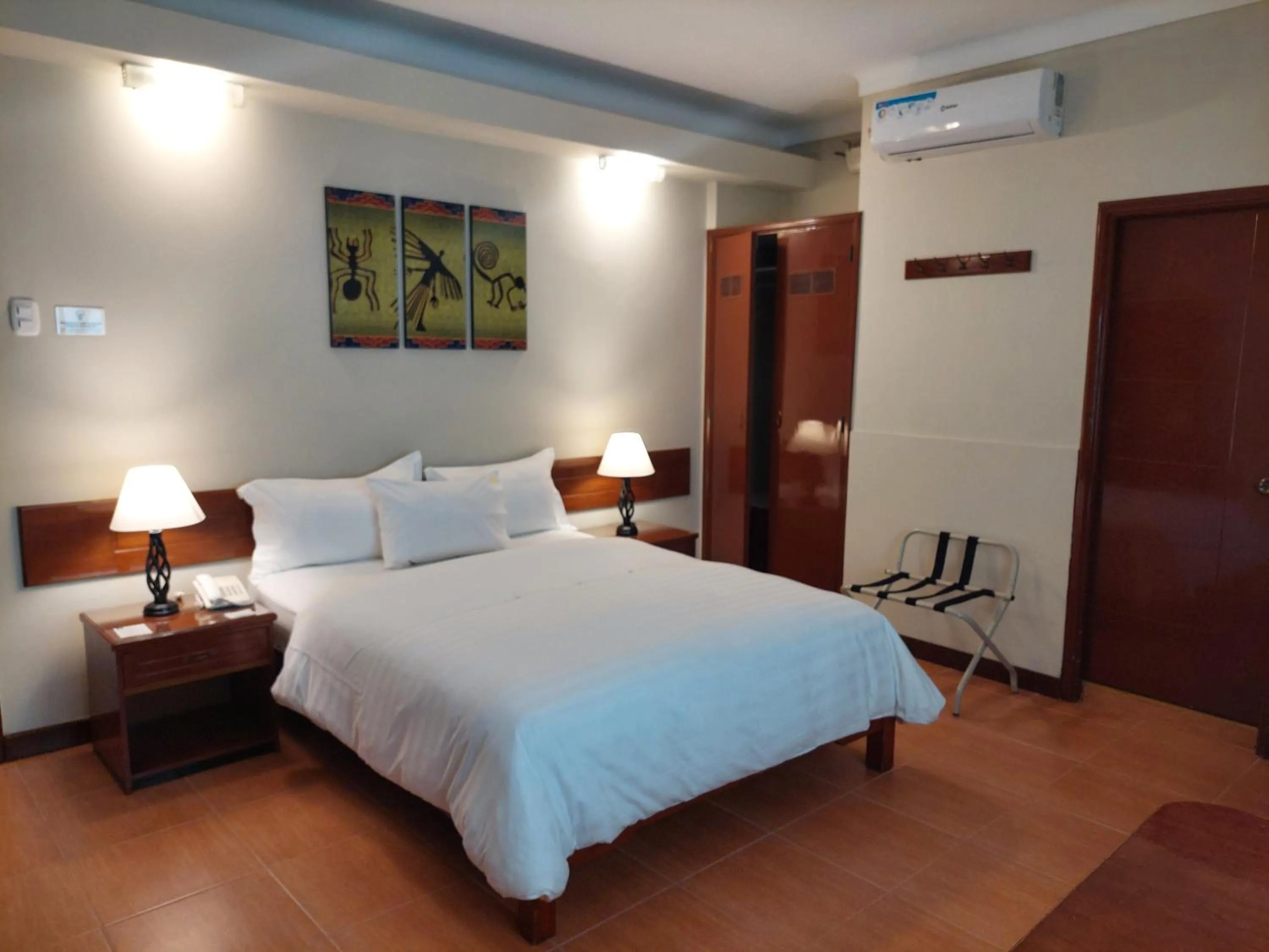 Photo of the whole room, Bed in Lima Wasi Hotel Miraflores