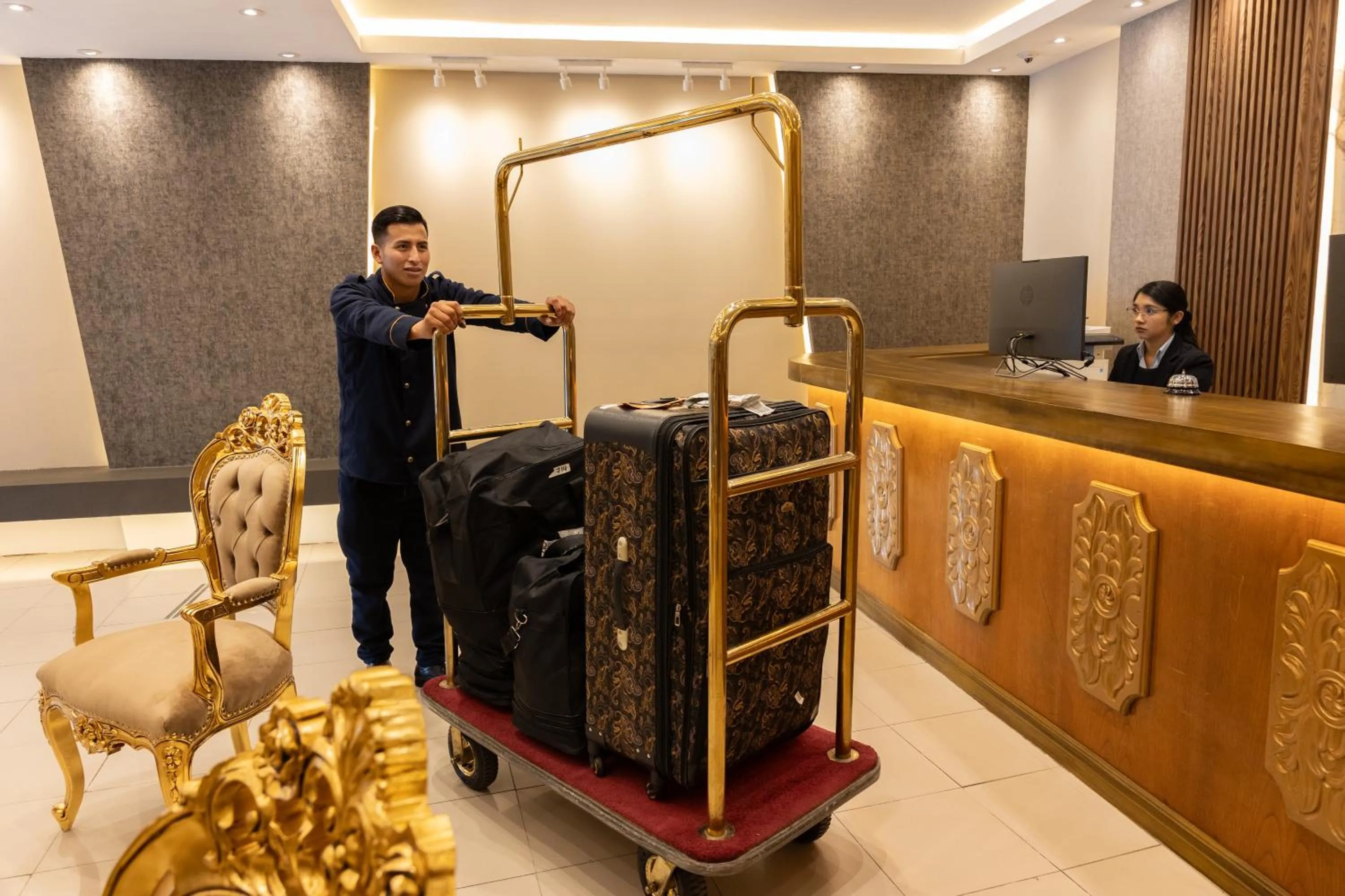 Staff in Royal Inka I