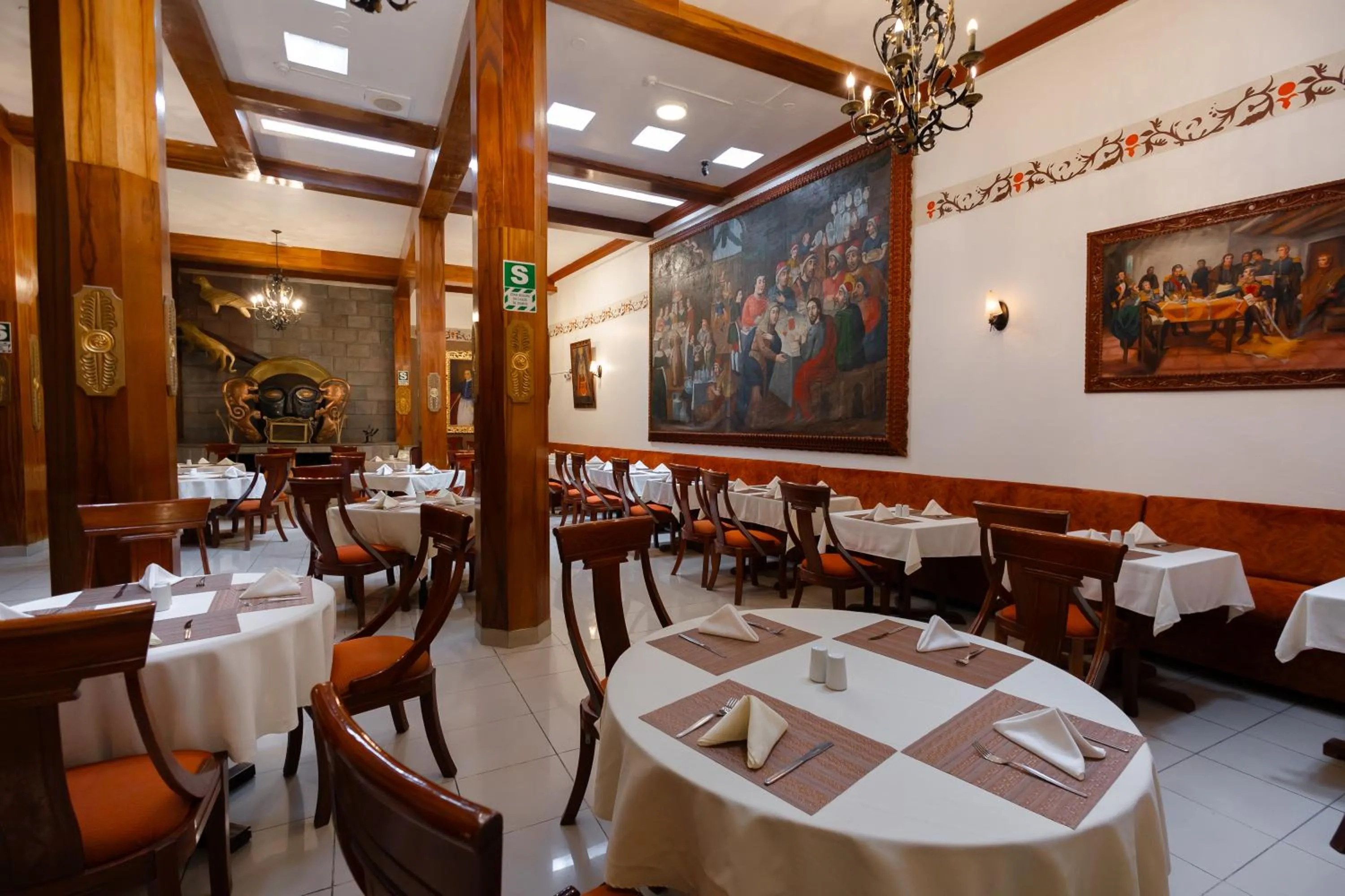 Restaurant/places to eat in Royal Inka I