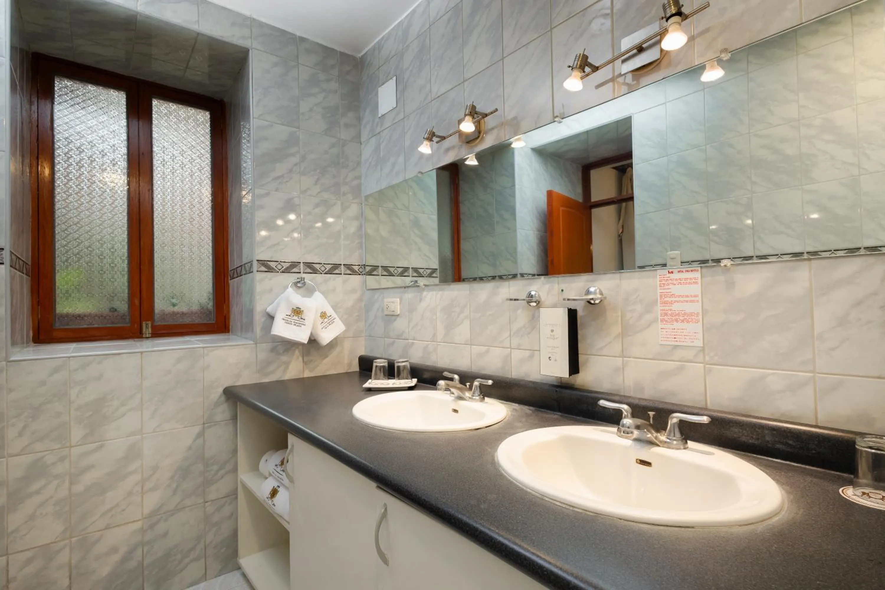 Bathroom in Royal Inka I