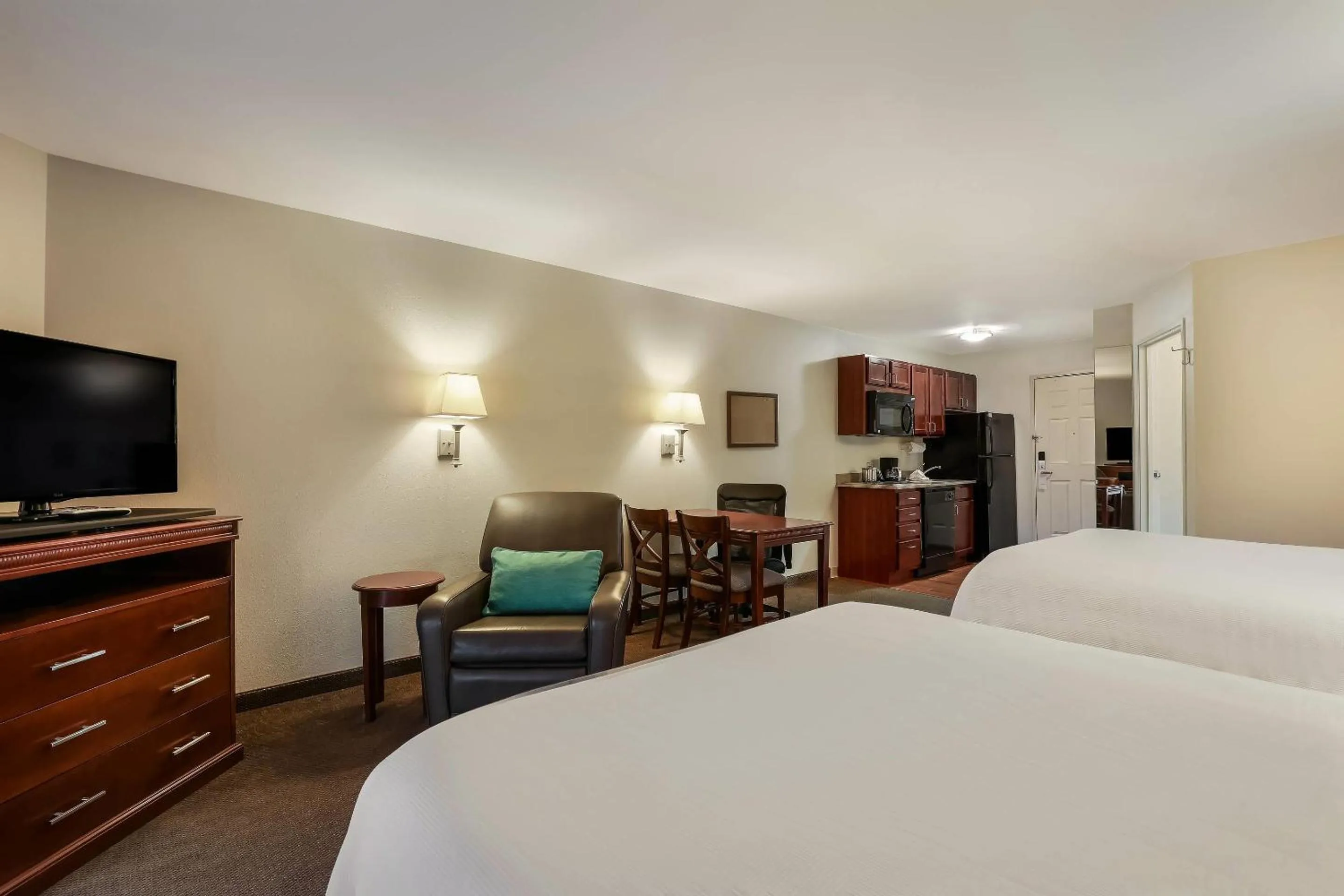 Bedroom, Bed in MainStay Suites Fitchburg - Madison