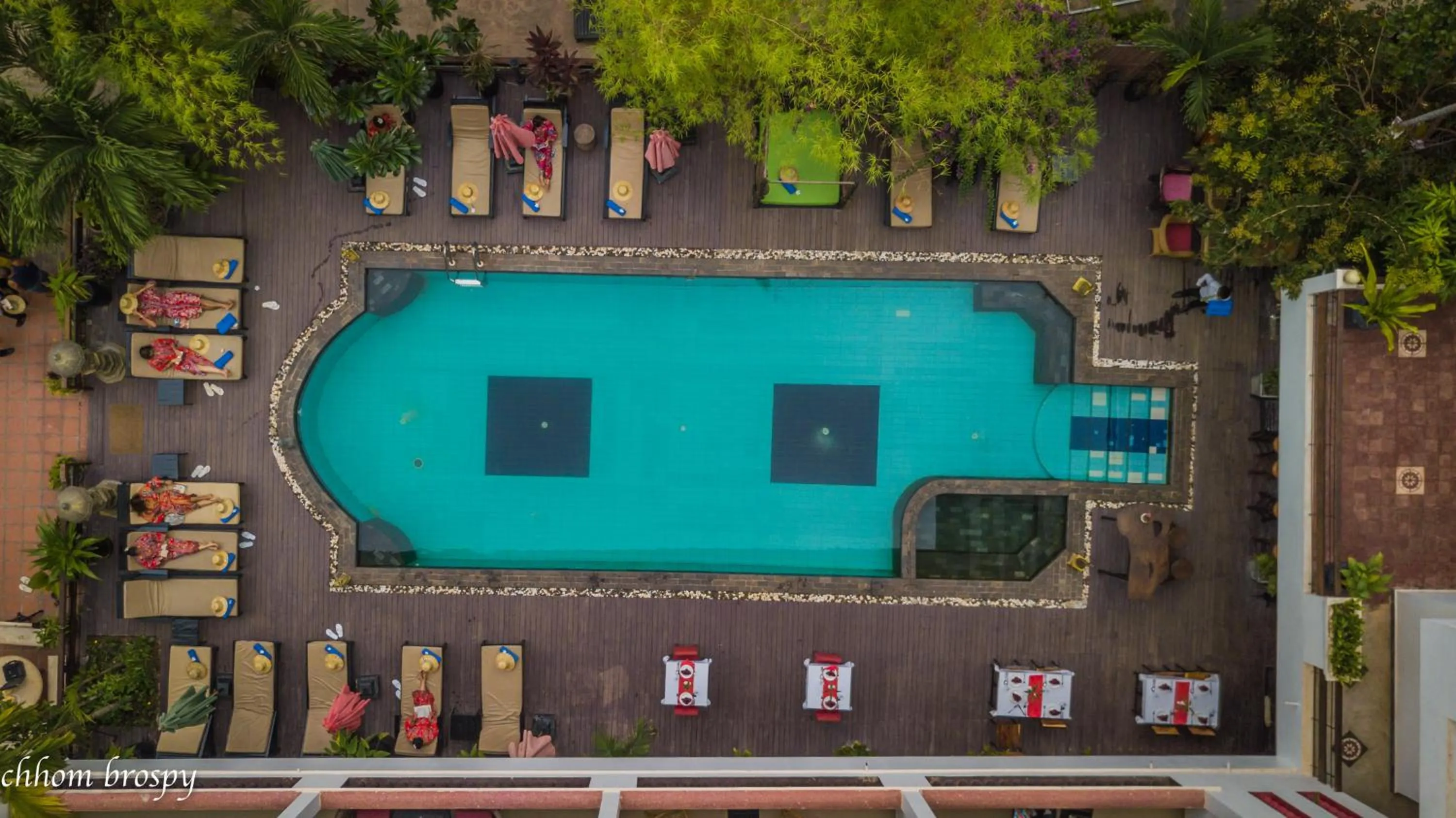 Swimming pool in Mekong Angkor Palace Hotel