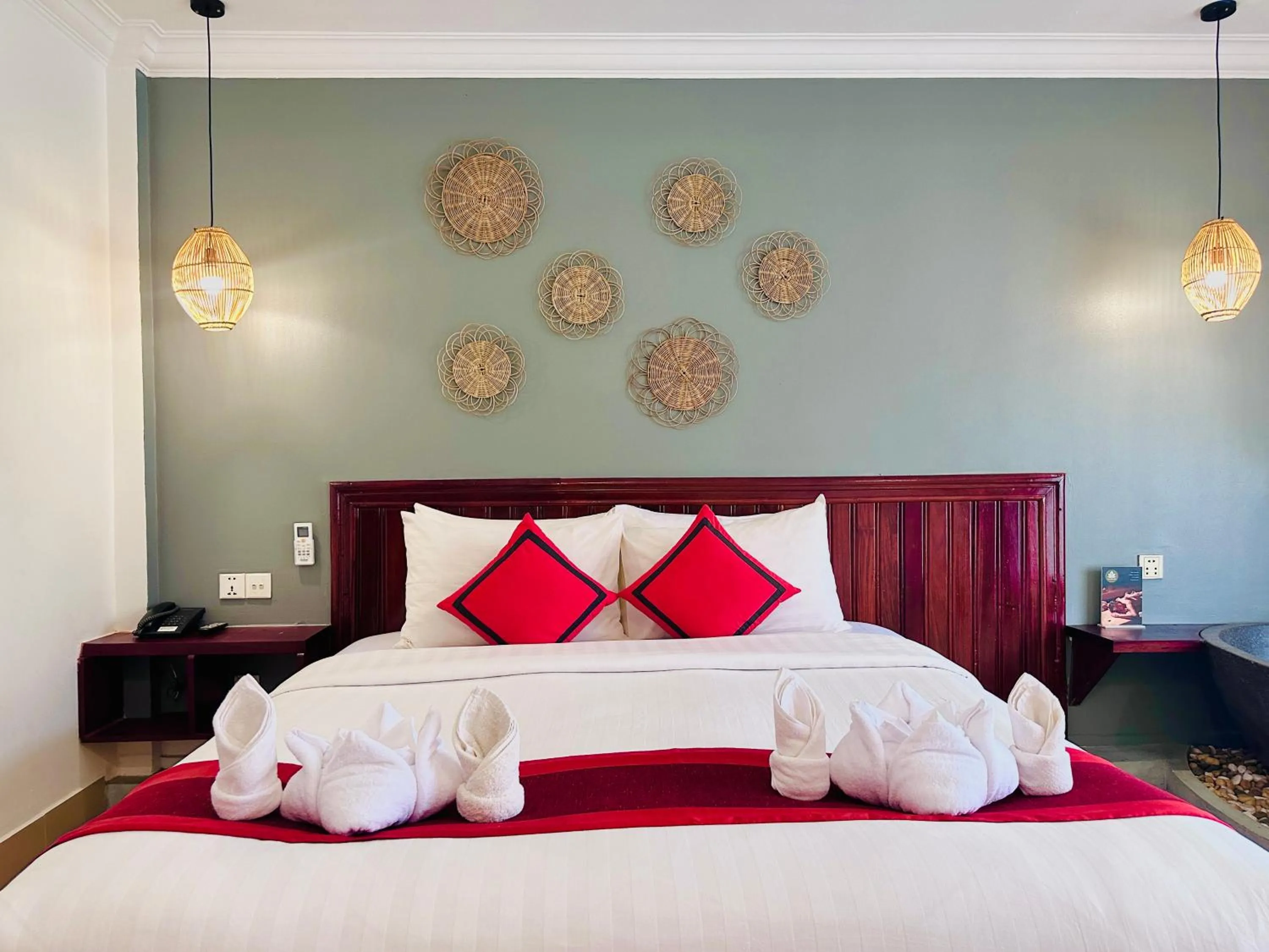 Bedroom, Bed in Mekong Angkor Palace Hotel