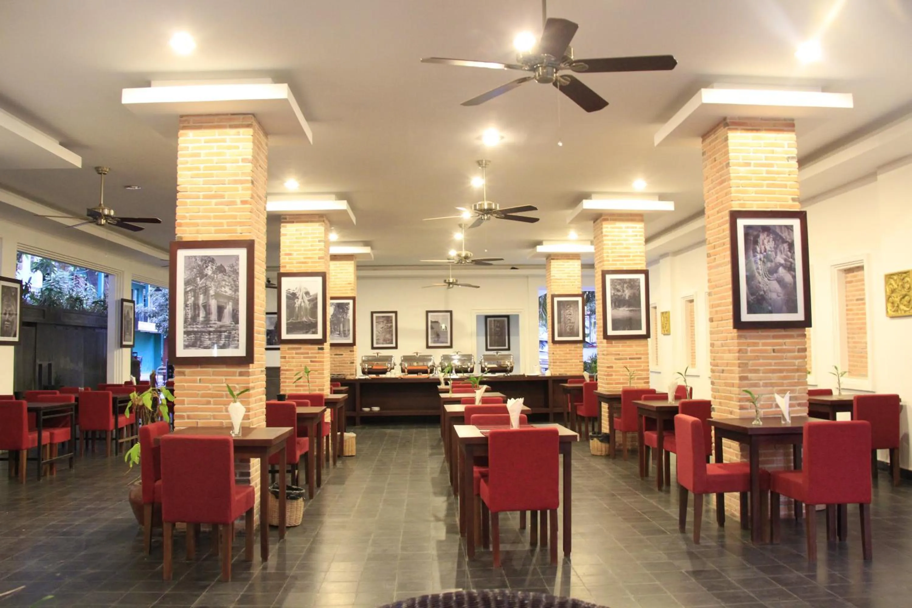 Restaurant/places to eat in Mekong Angkor Palace Hotel