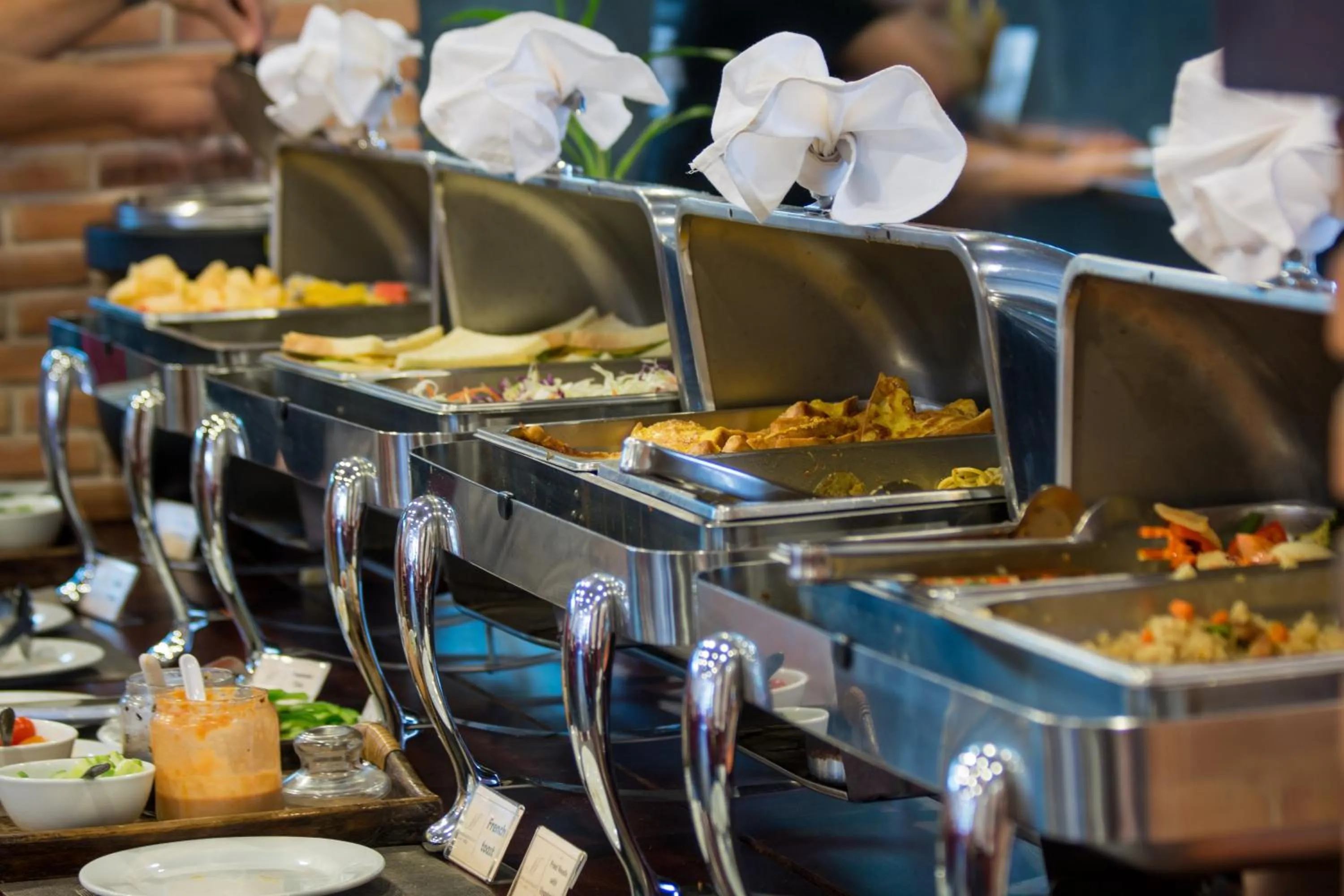 Restaurant/places to eat in Mekong Angkor Palace Hotel