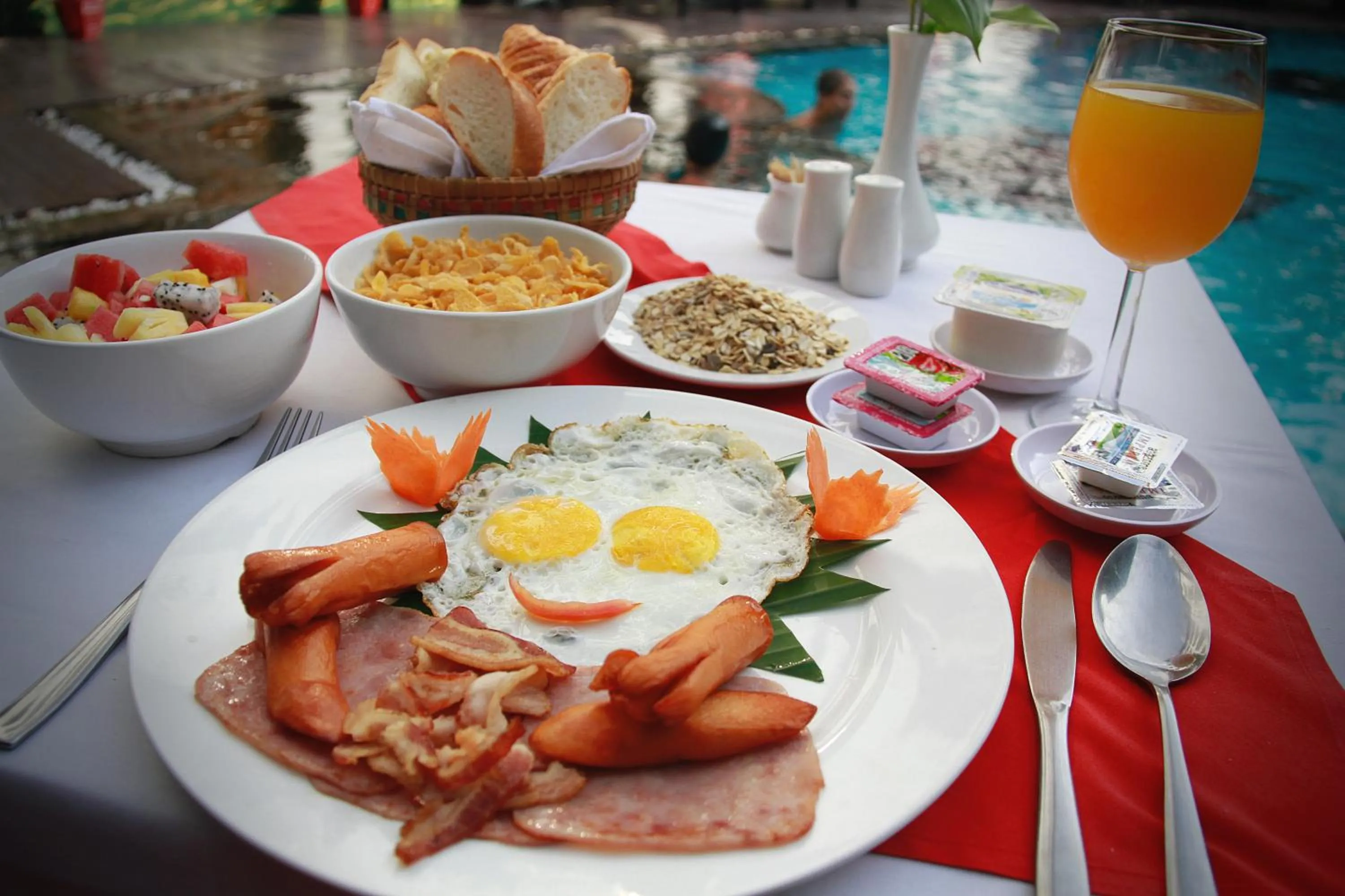Food and drinks in Mekong Angkor Palace Hotel