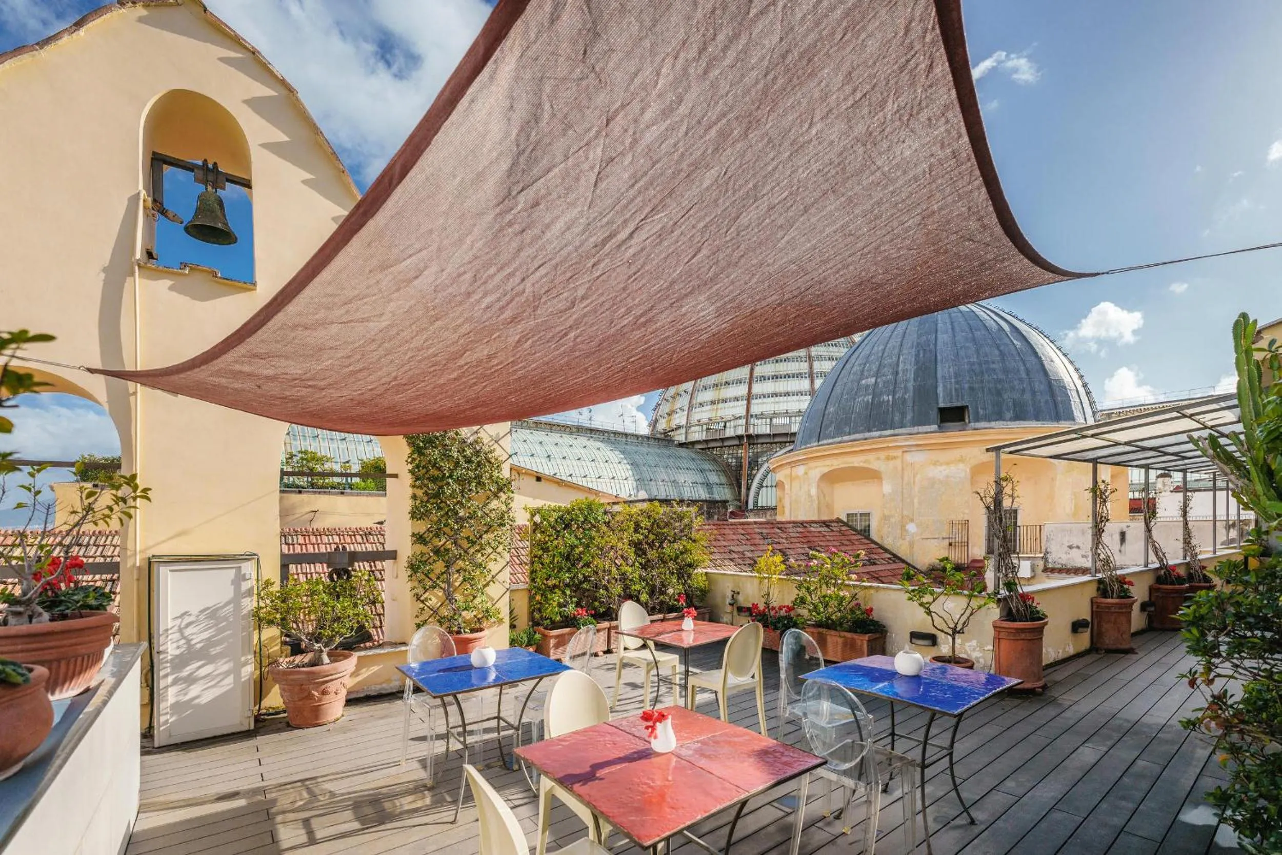 Property building in Attico Partenopeo