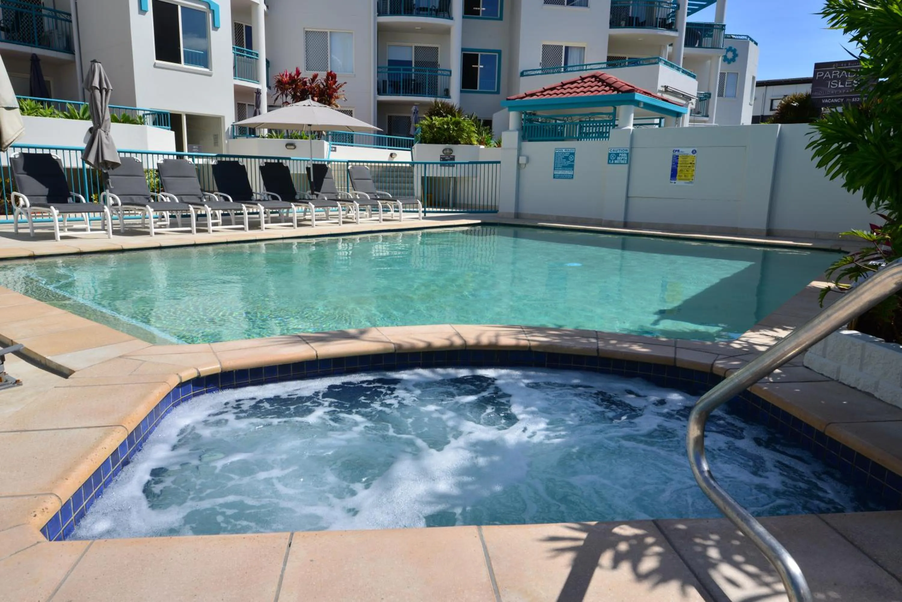 Hot Tub in Paradise Isles