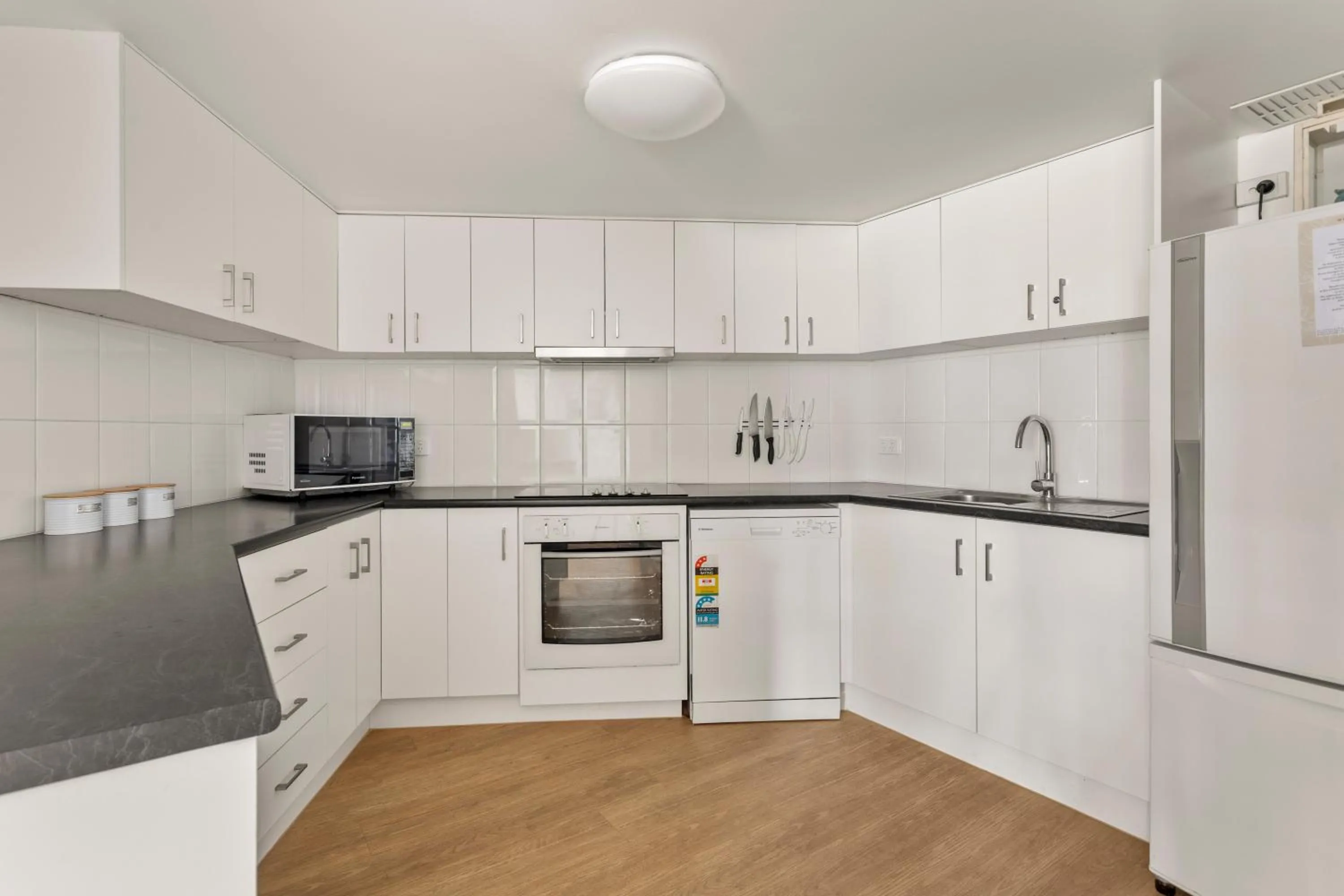 Kitchen or kitchenette in Kirra Palms Holiday Apartments