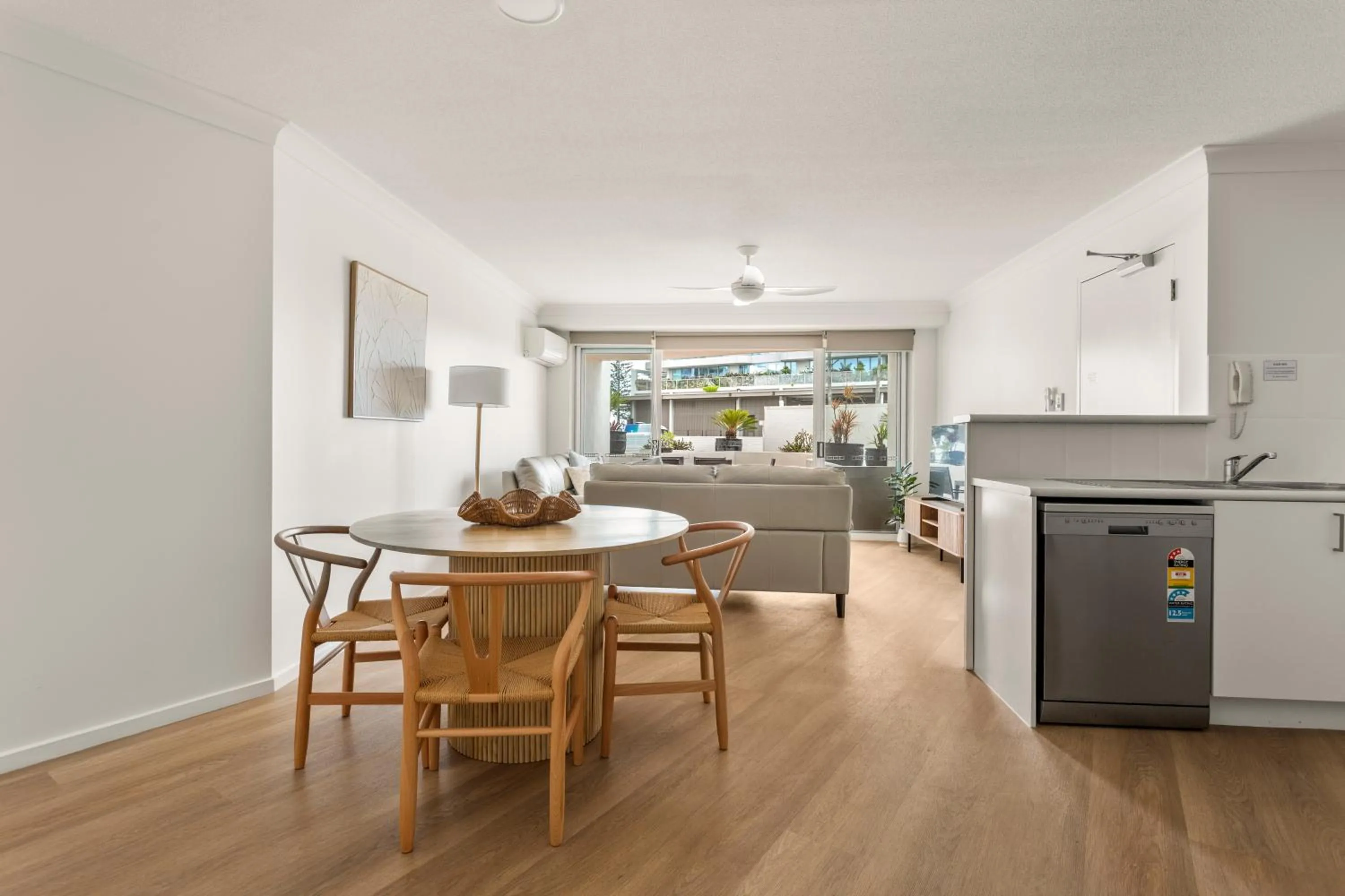 Seating area in Kirra Palms Holiday Apartments