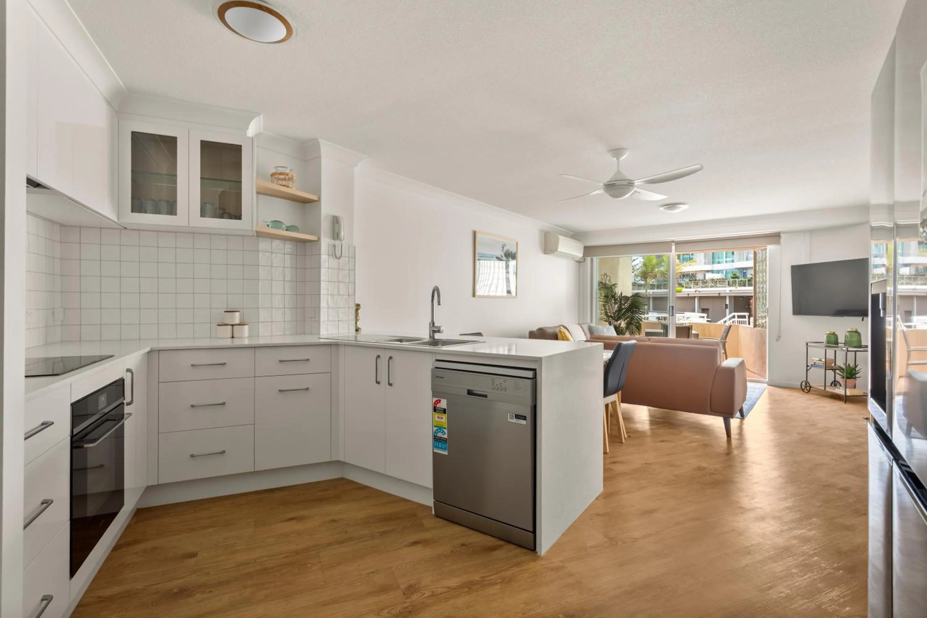 Kitchen or kitchenette in Kirra Palms Holiday Apartments