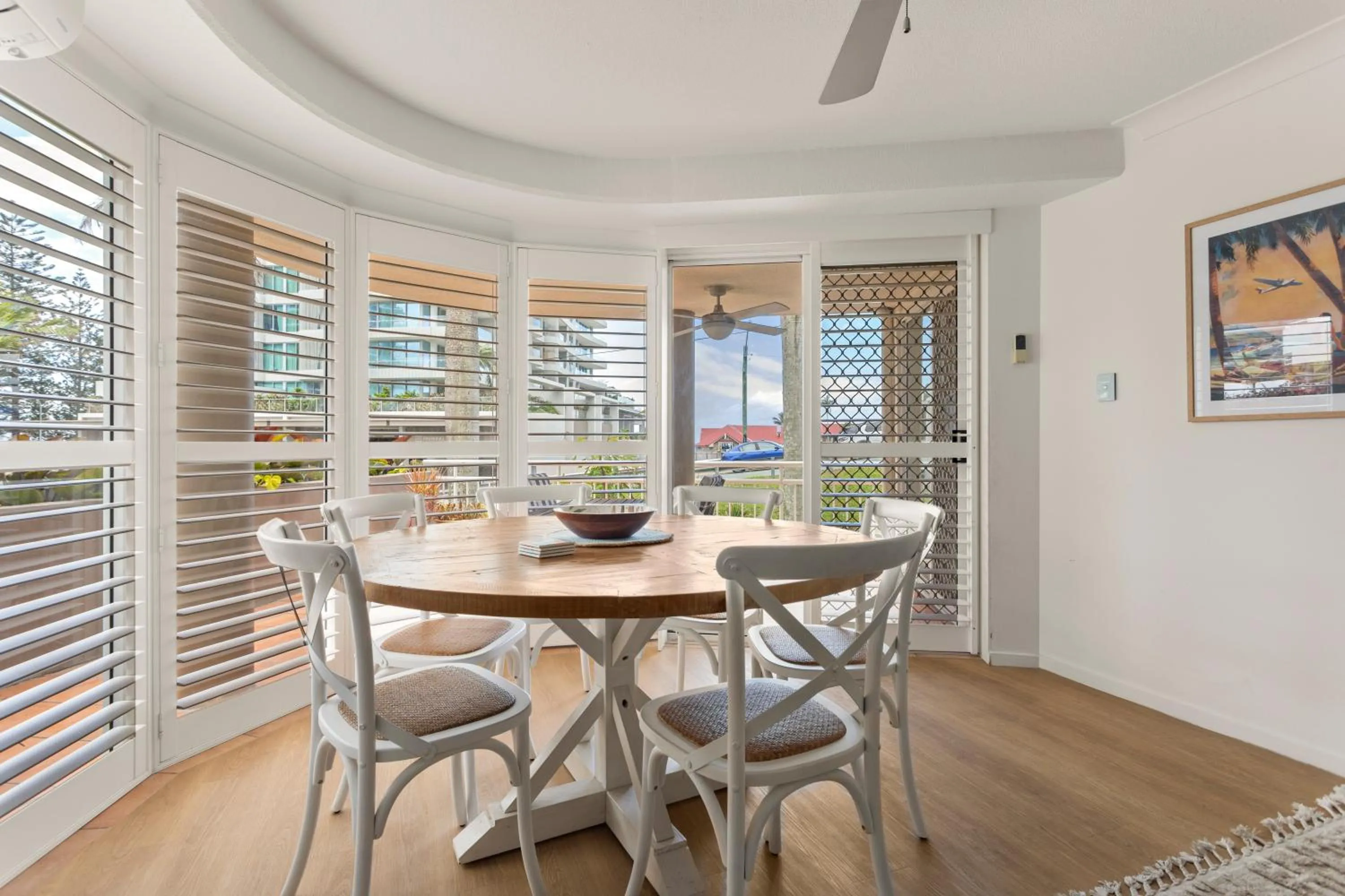 Seating area in Kirra Palms Holiday Apartments