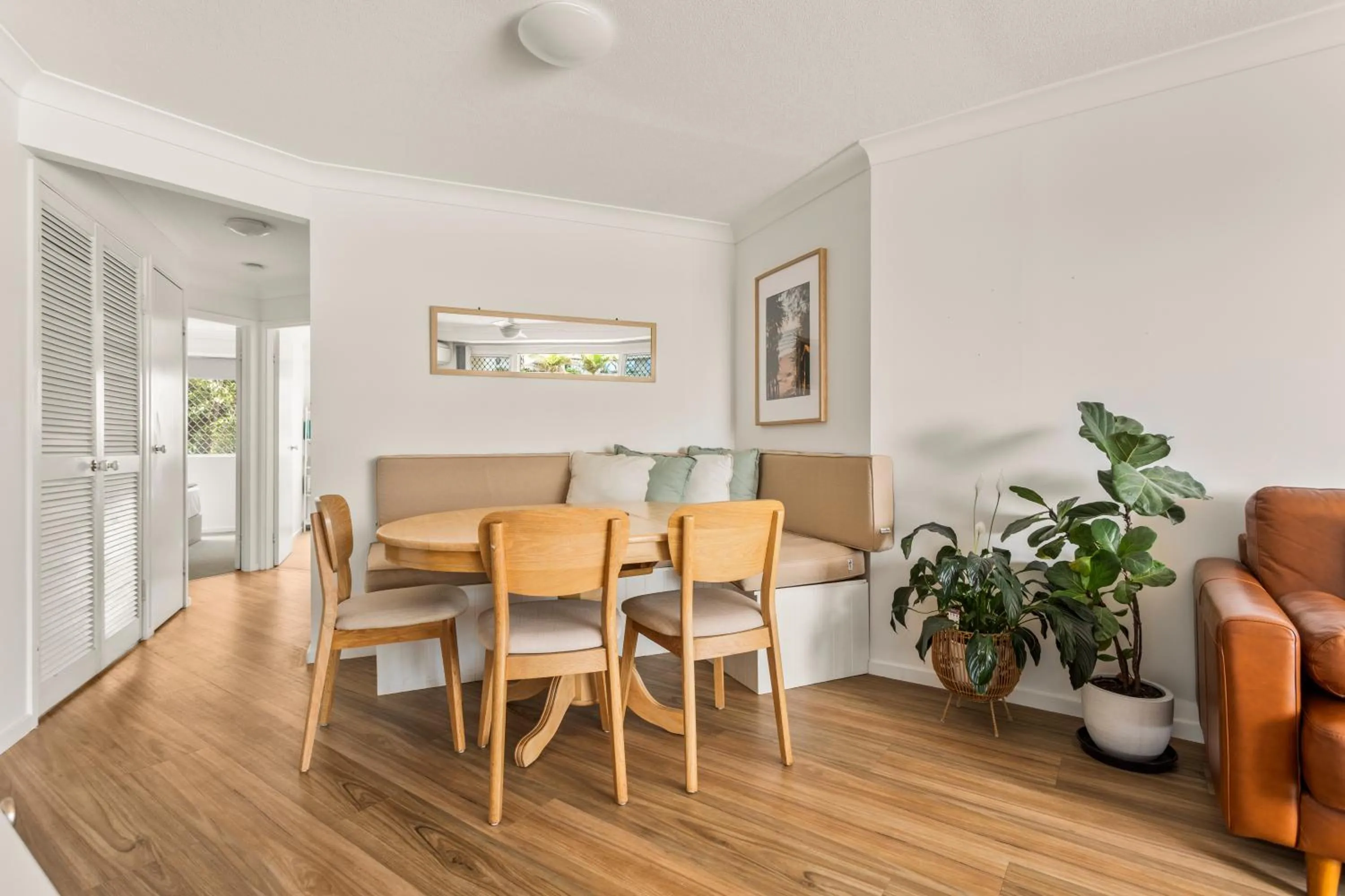 Dining area in Kirra Palms Holiday Apartments