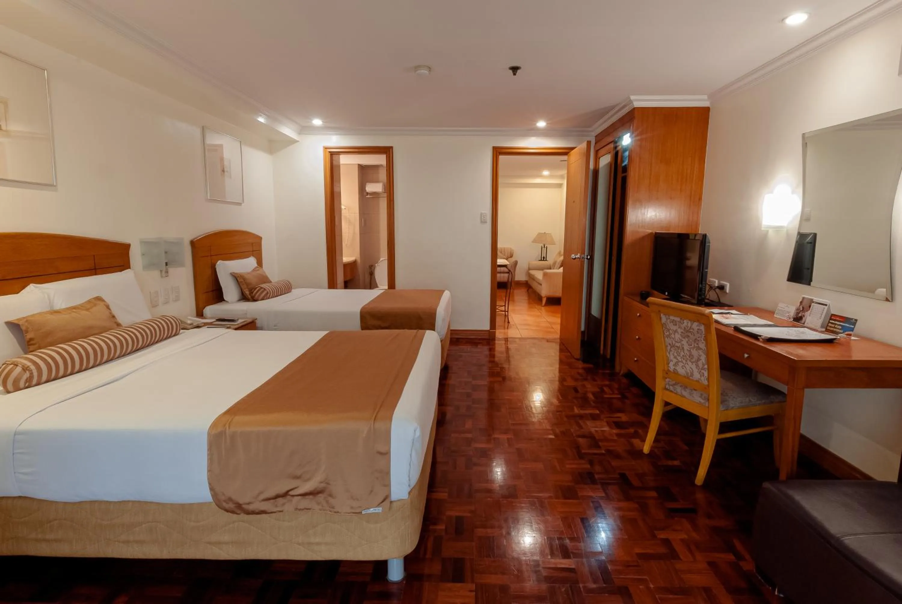 Bedroom, Bed in City Garden Suites Manila