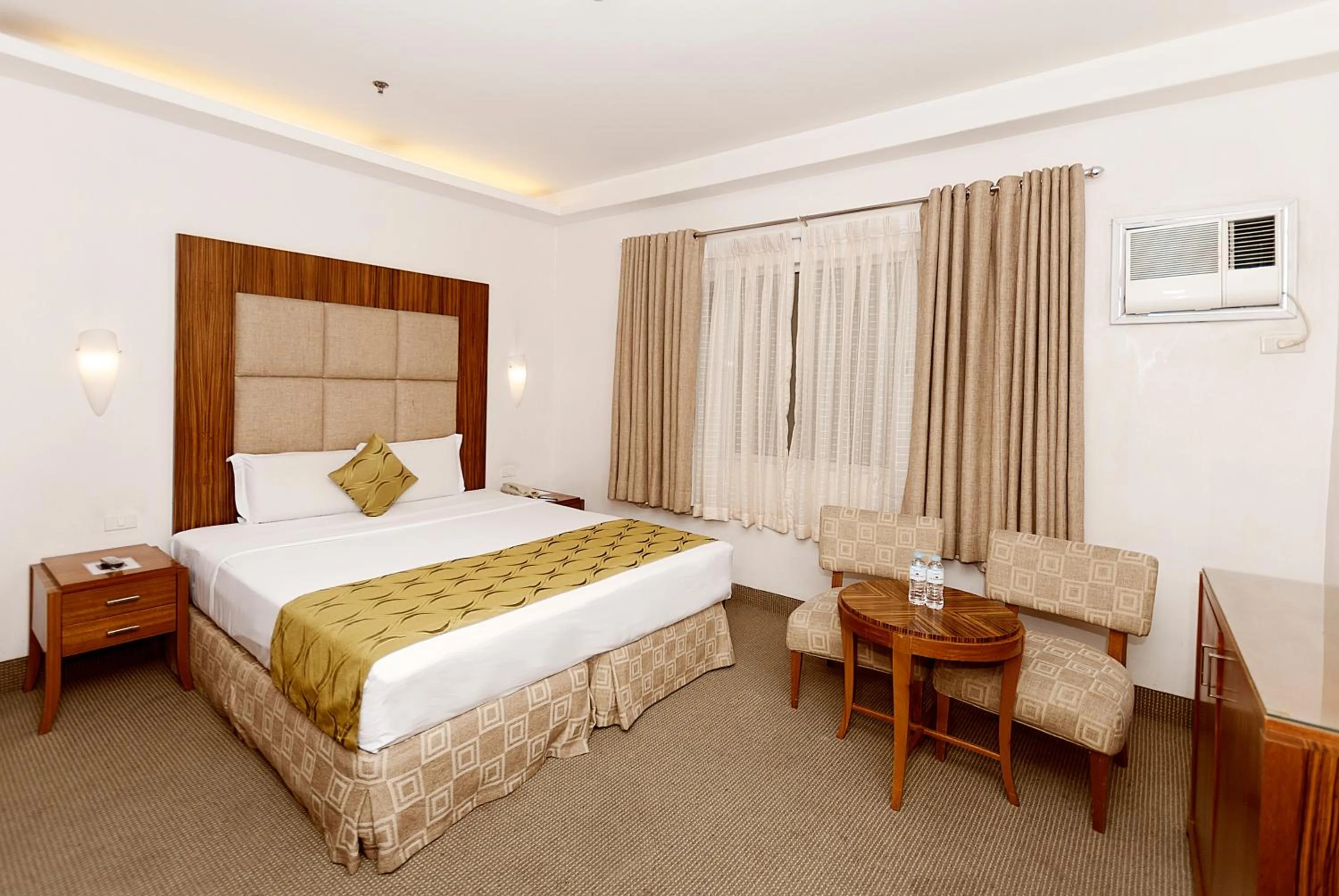 Bedroom, Bed in City Garden Suites Manila