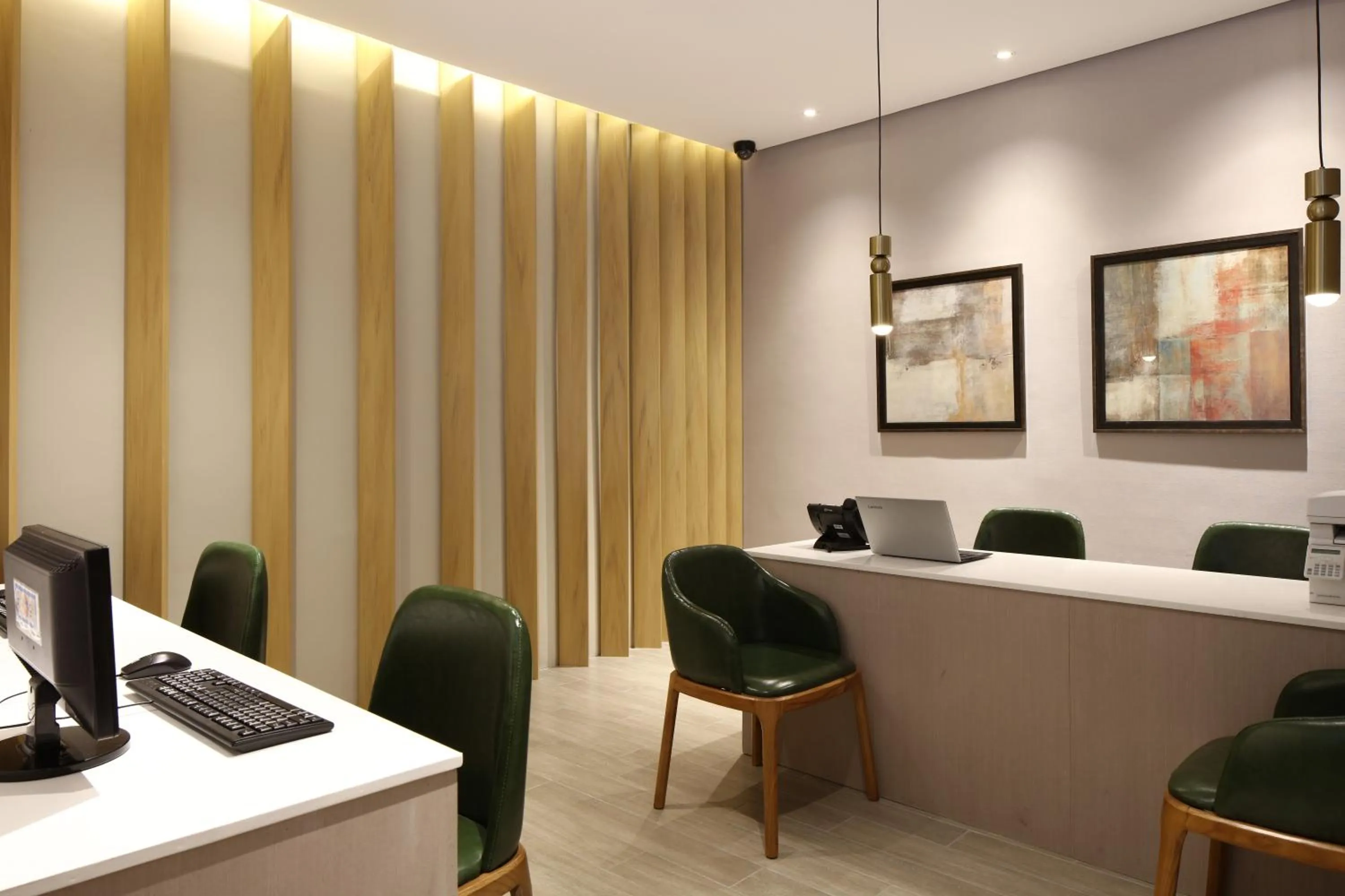 Business facilities in City Garden Suites Manila