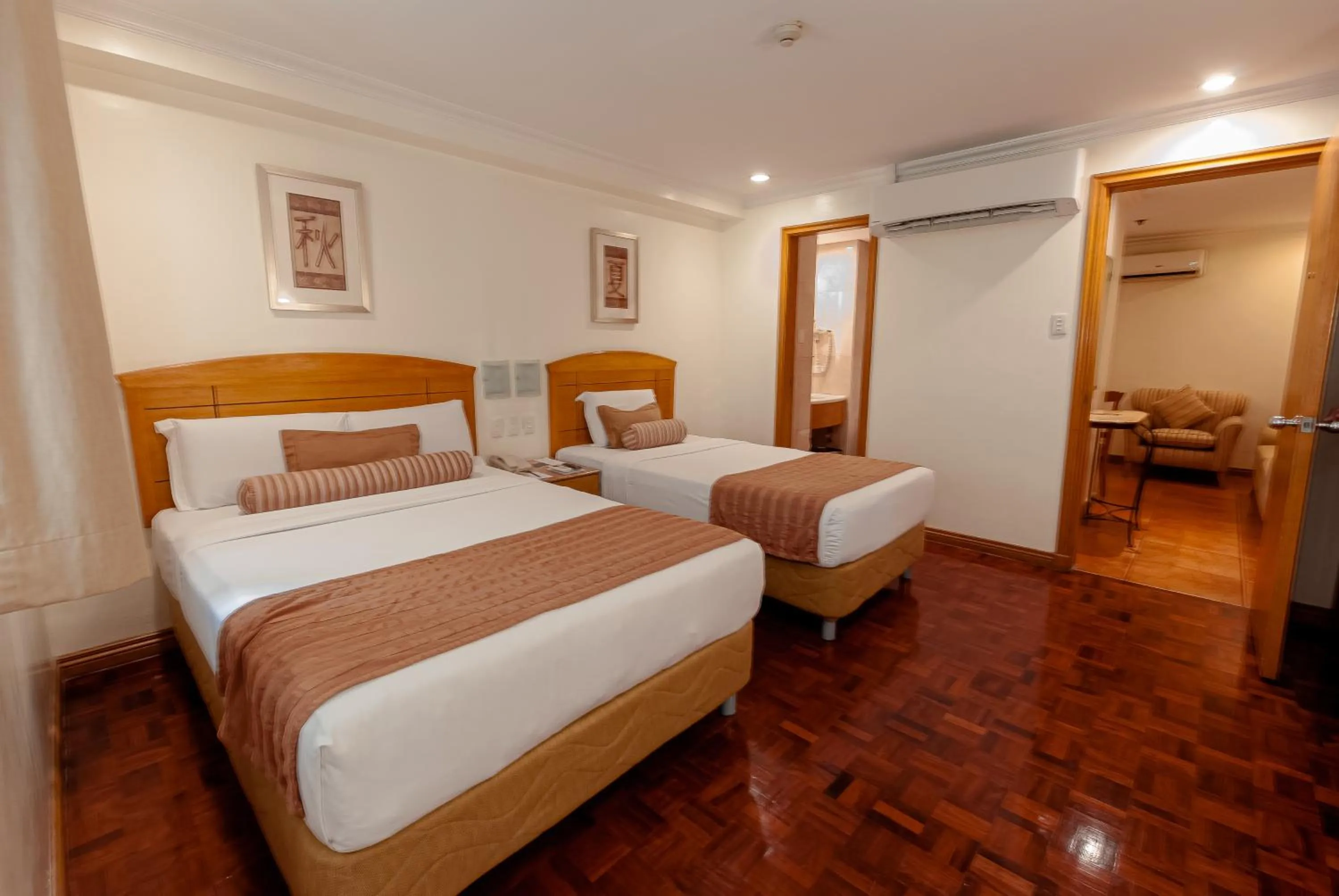 Bedroom, Bed in City Garden Suites Manila