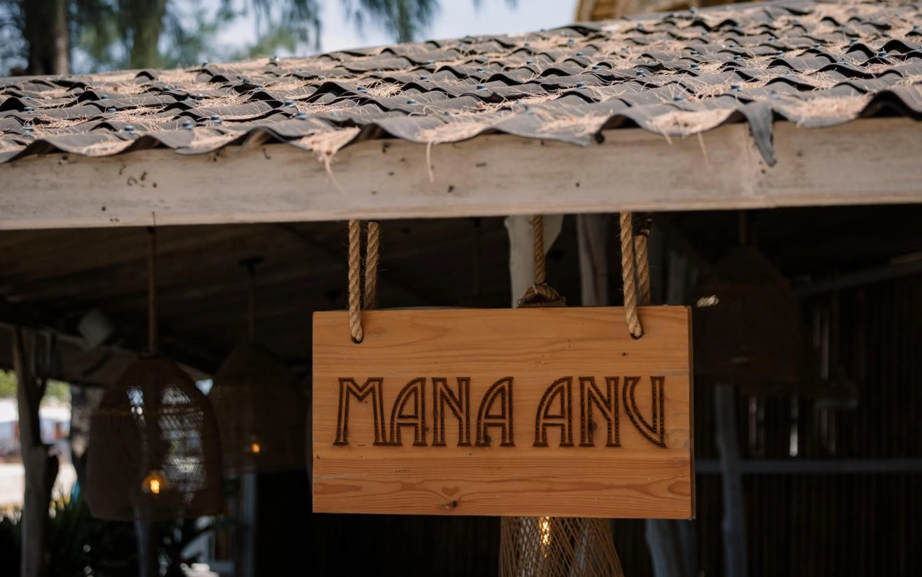 Restaurant/places to eat in Vila Ombak