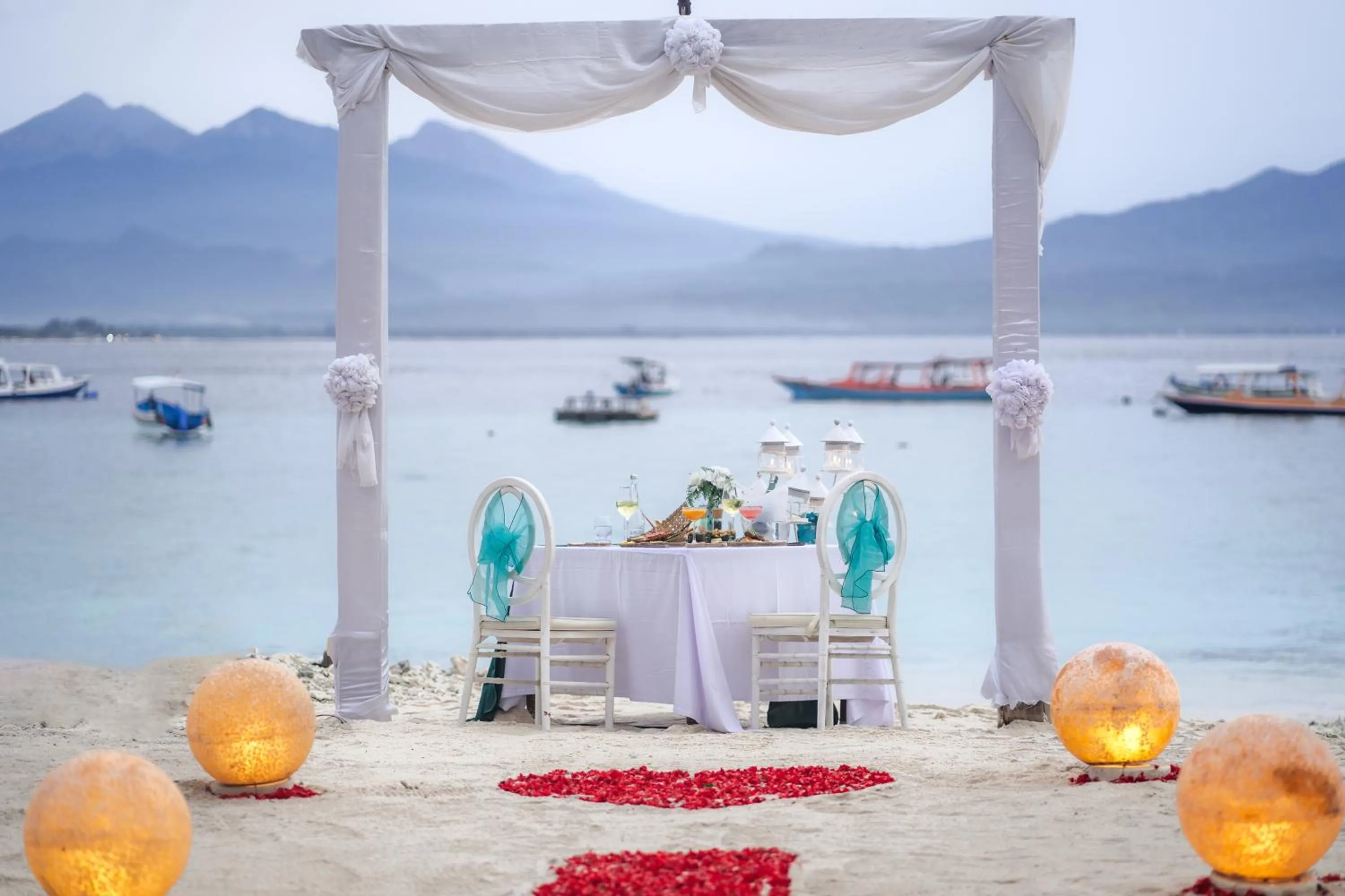 Dining area in Vila Ombak