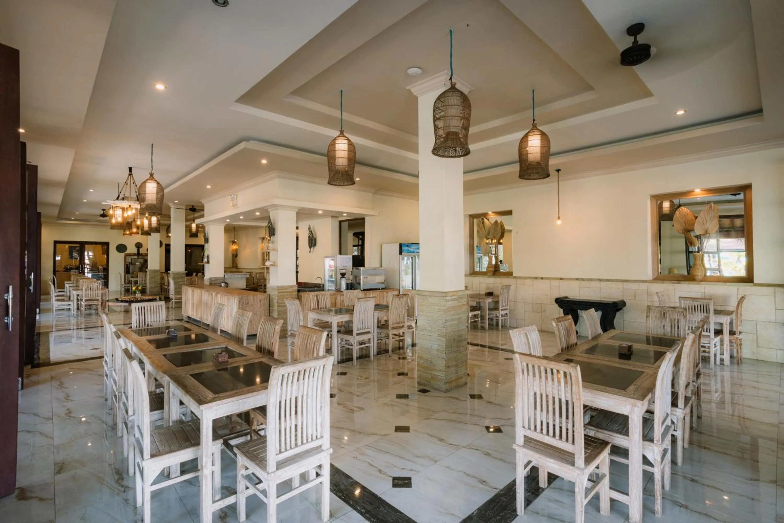 Restaurant/places to eat in Vila Ombak