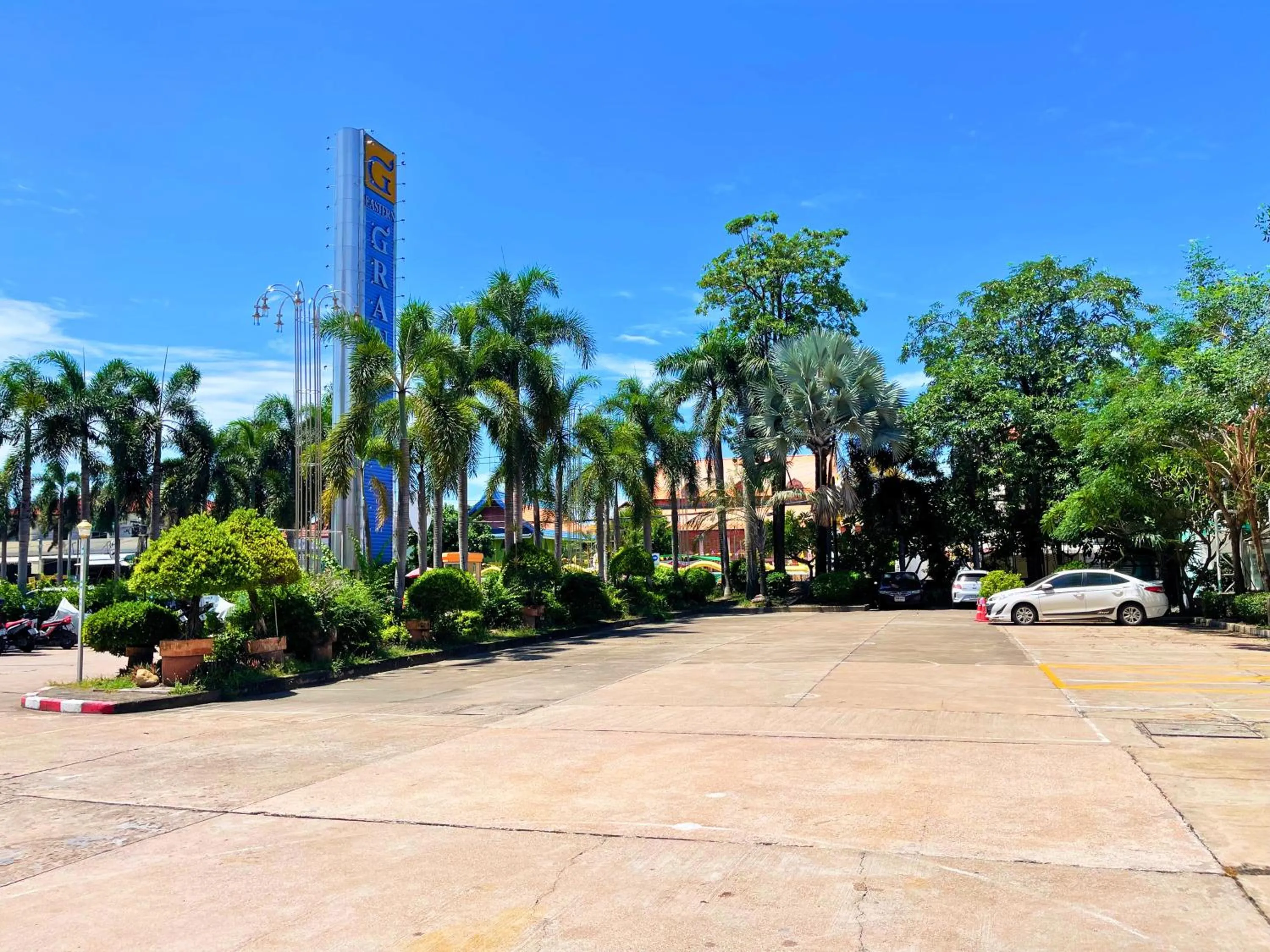 Parking in Eastern Grand Palace