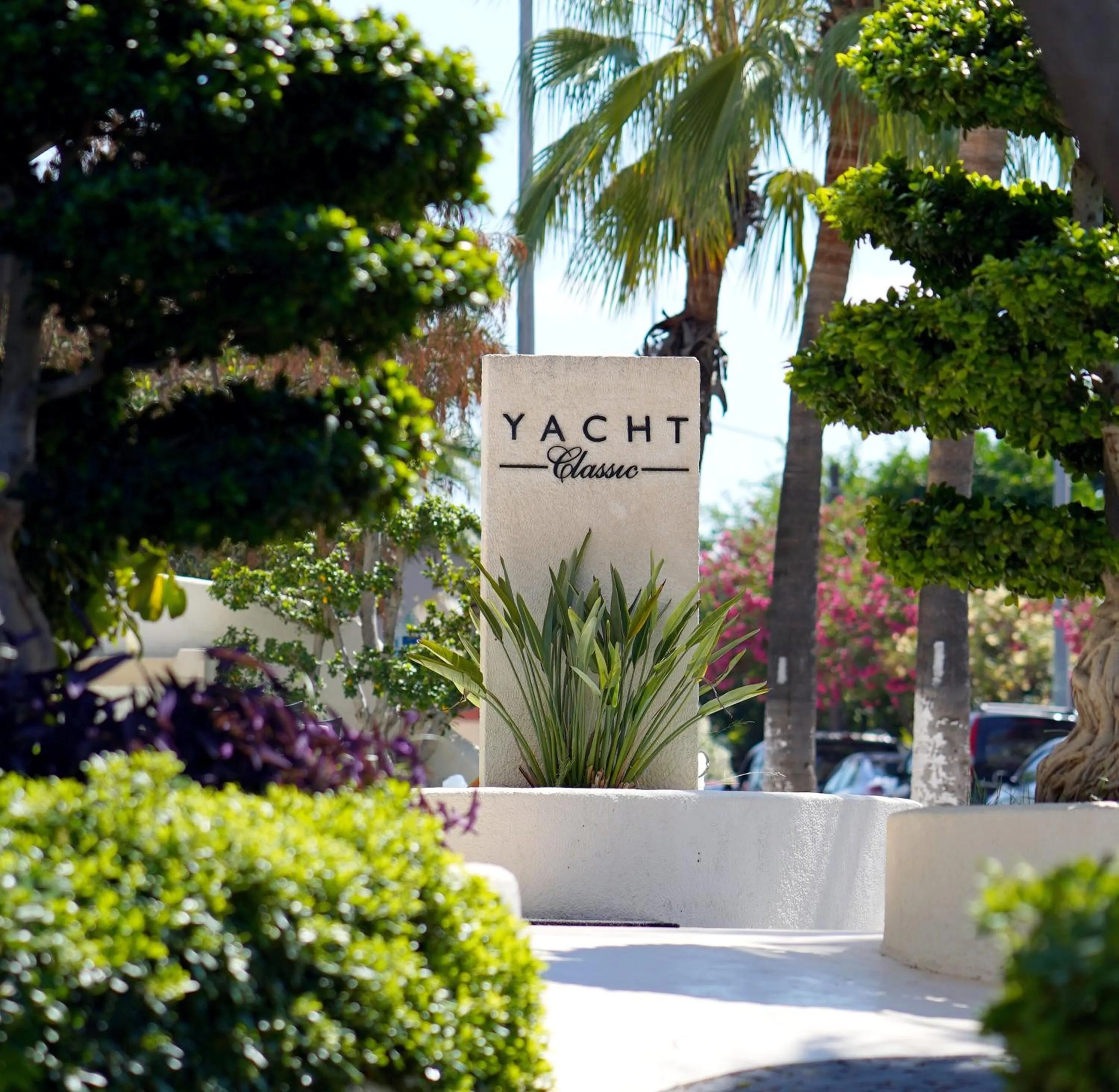 Facade/entrance in Yacht Classic Hotel - Boutique Class