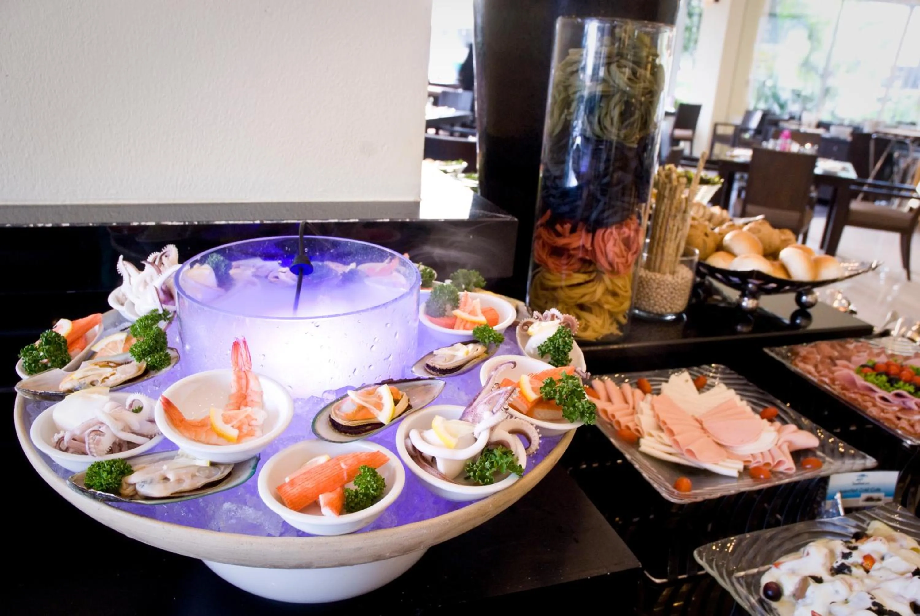 Restaurant/places to eat in Cape Racha Hotel