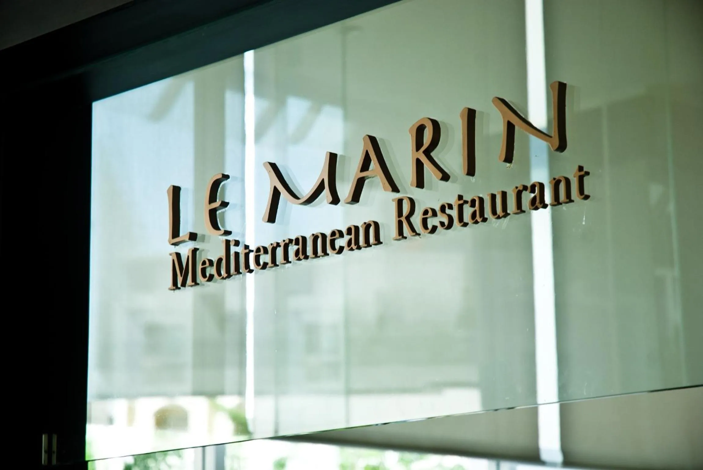 Restaurant/places to eat in Cape Racha Hotel