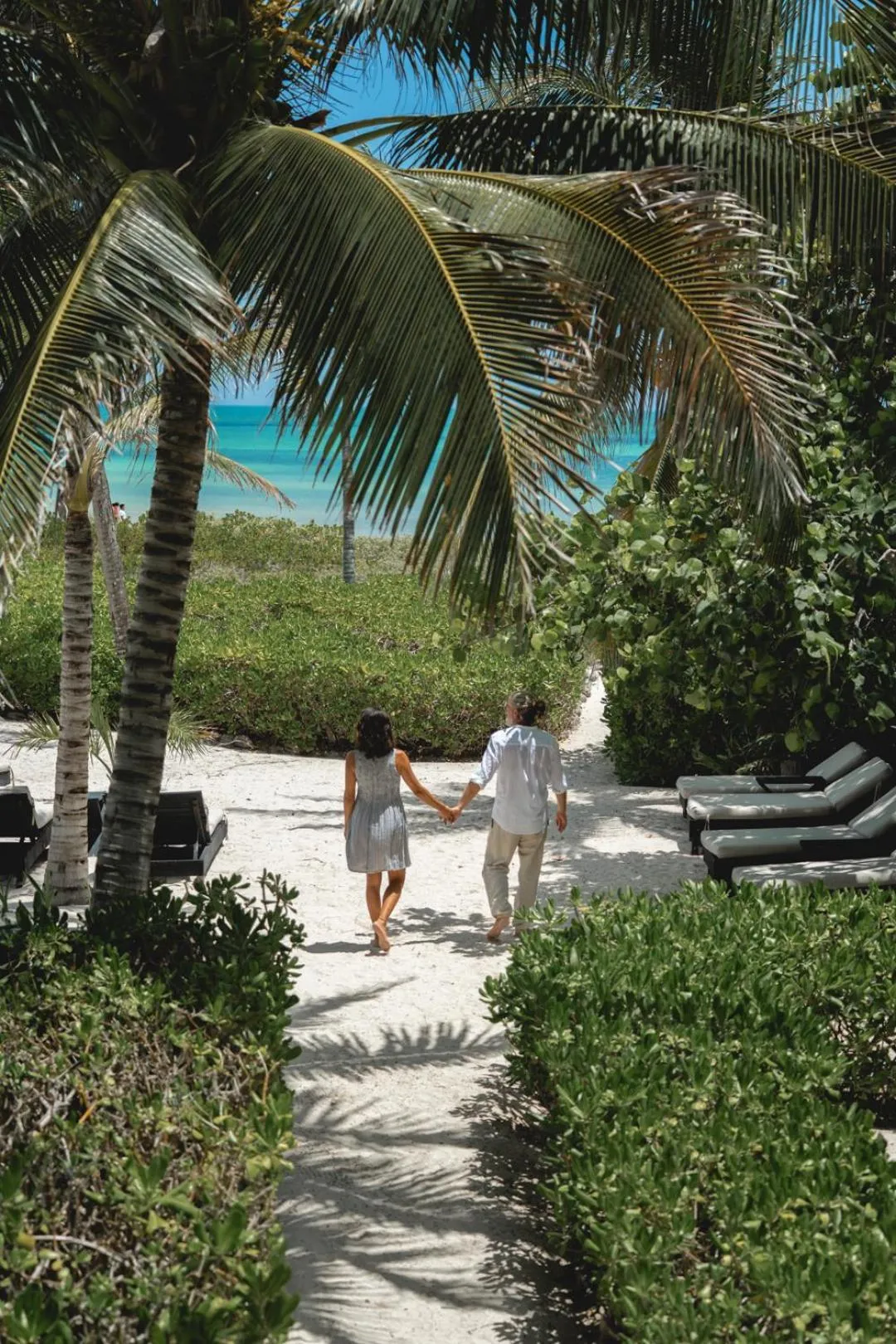 People in Hotel La Casa Cielo solo adultos