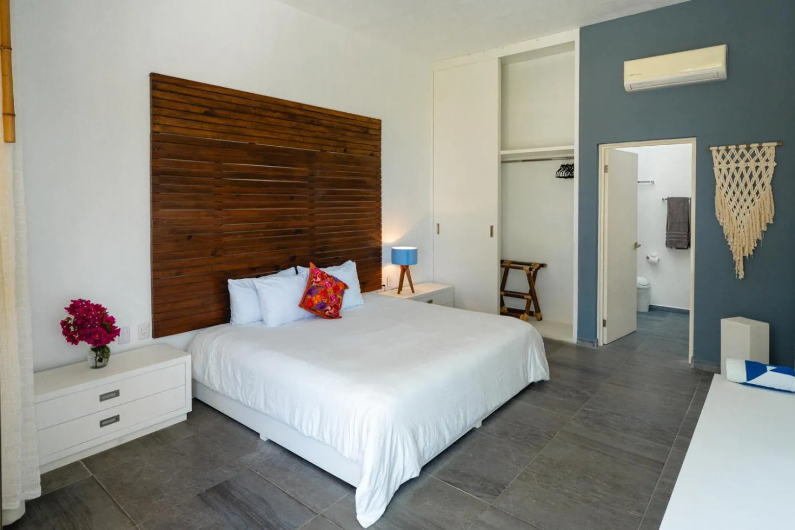 Photo of the whole room, Bed in Hotel La Casa Cielo solo adultos