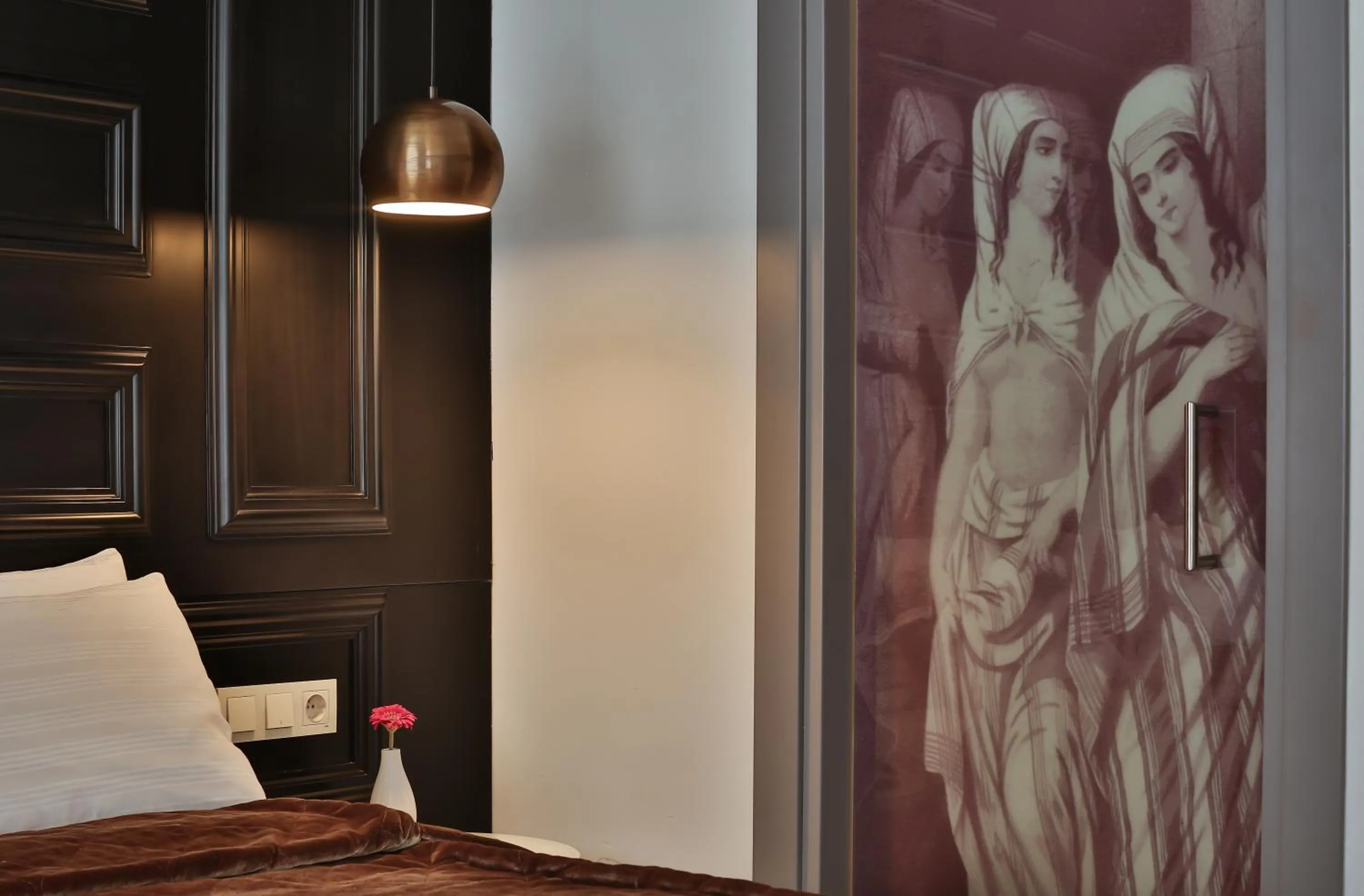 Decorative detail, Bed in Senatus Hotel - Special Class