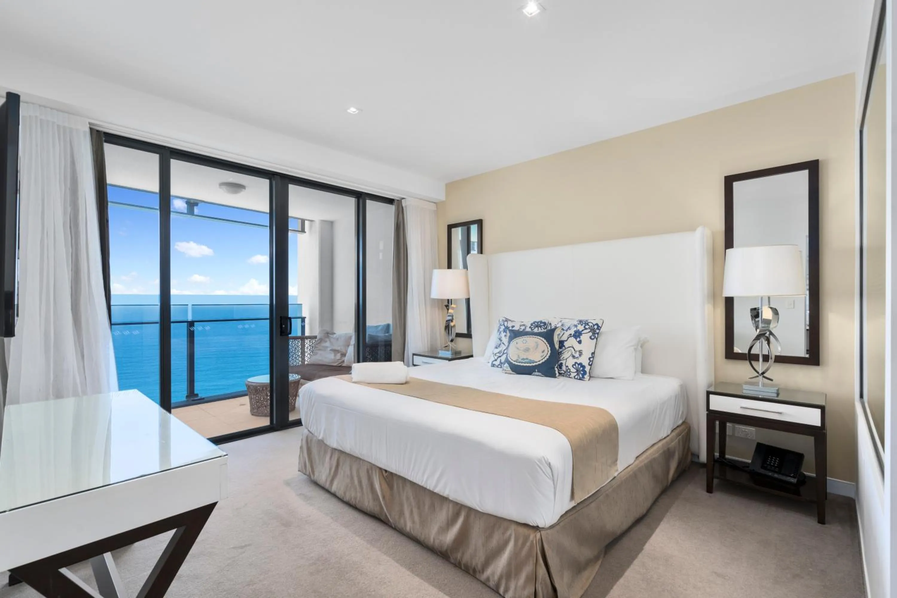 Bed in Soul Surfers Paradise - Gclr