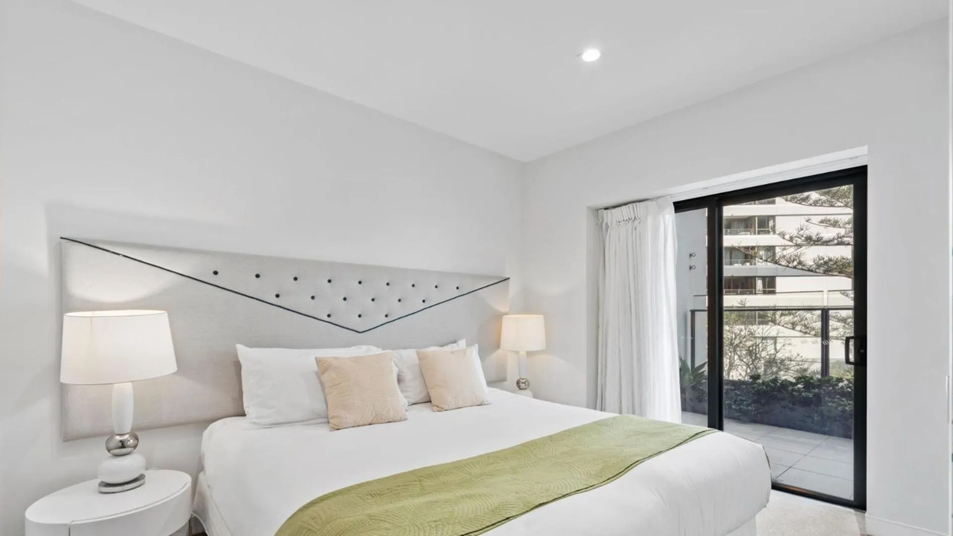 Bed in Soul Surfers Paradise - Gclr