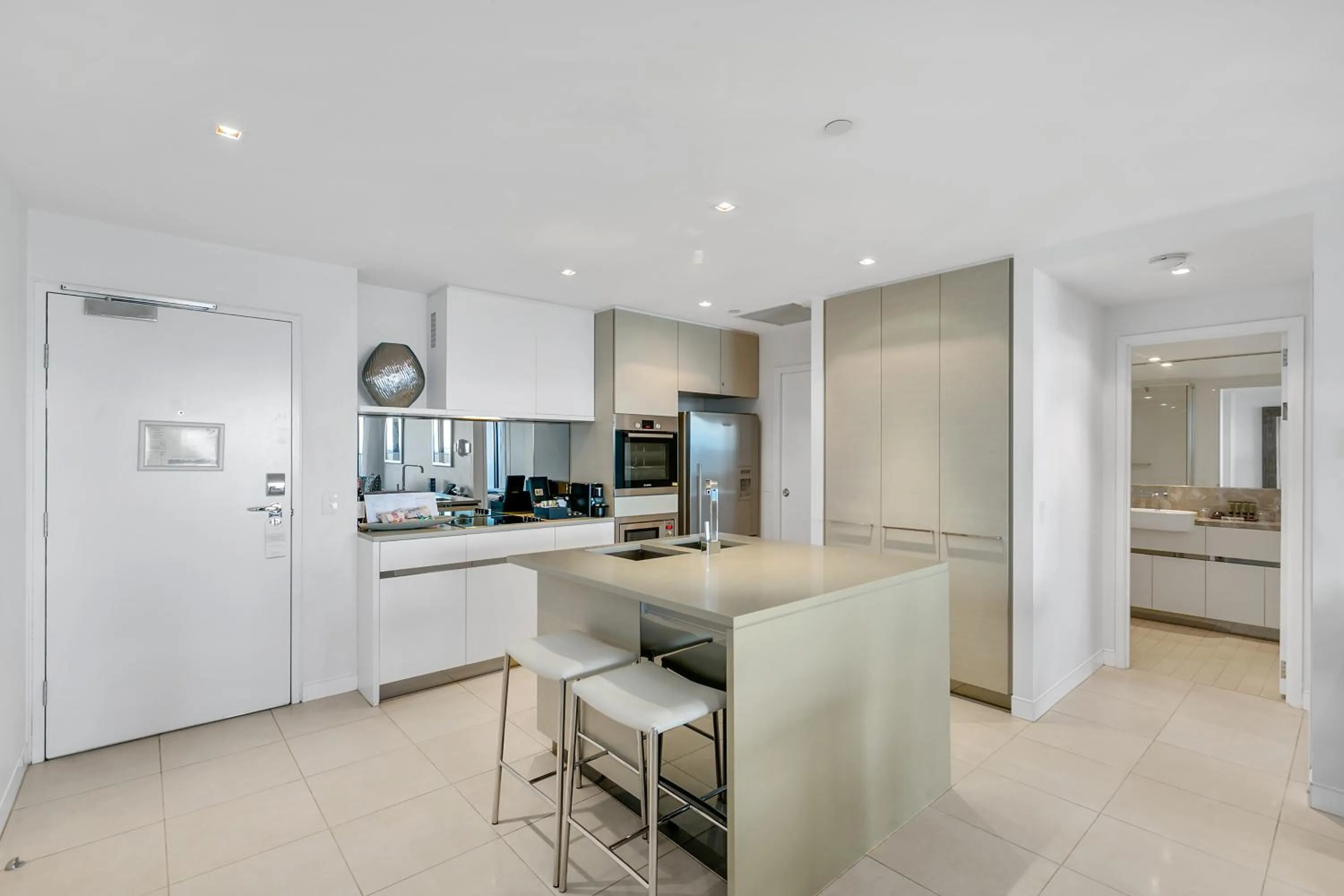 Kitchen or kitchenette in Soul Surfers Paradise - Gclr