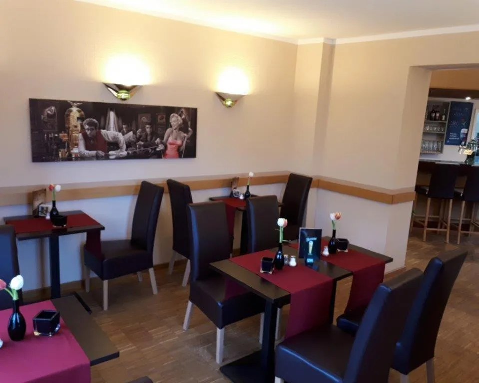 Restaurant/places to eat in Hotel Eigen