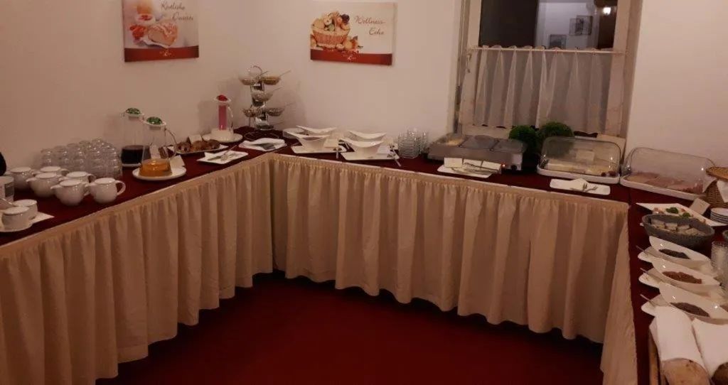 Buffet breakfast in Hotel Eigen