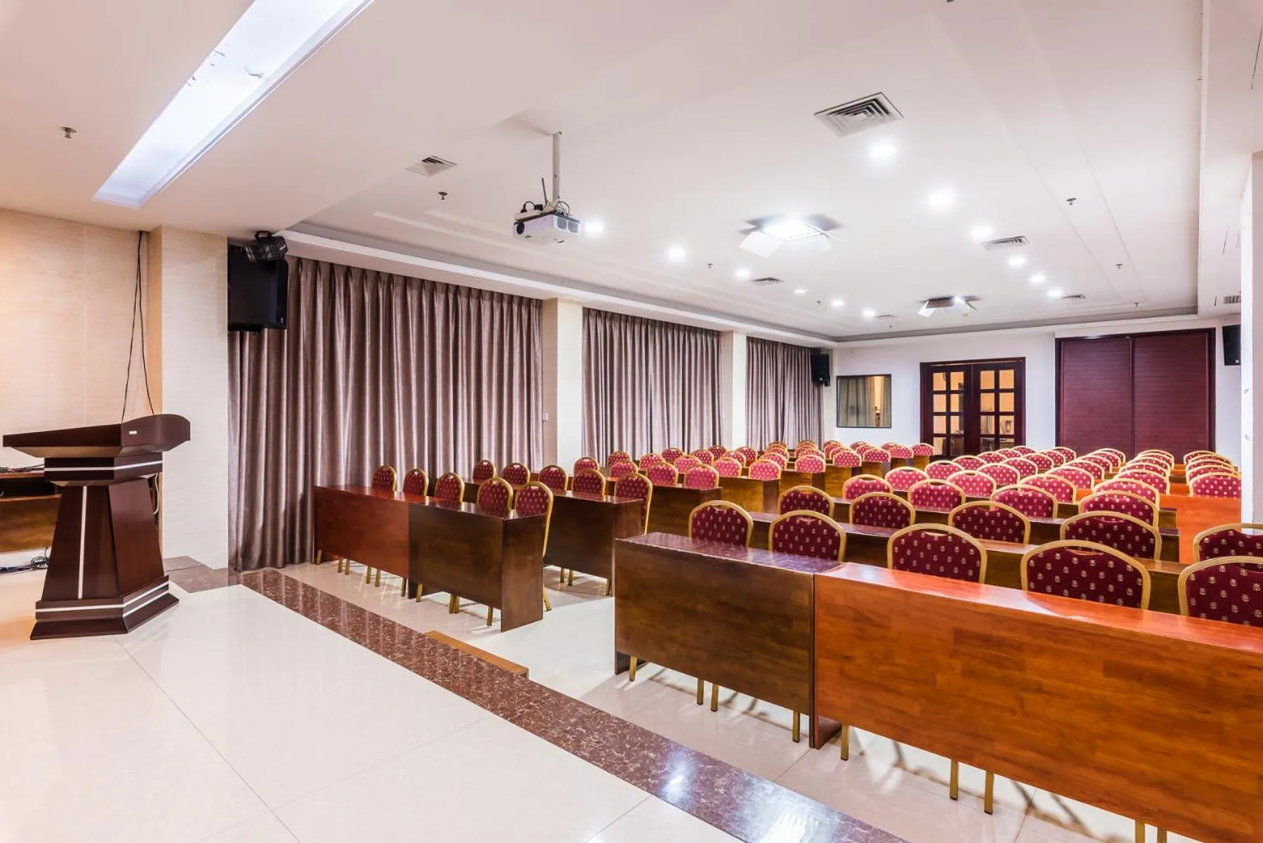 Meeting/conference room in Hainan Jingshan Hotel