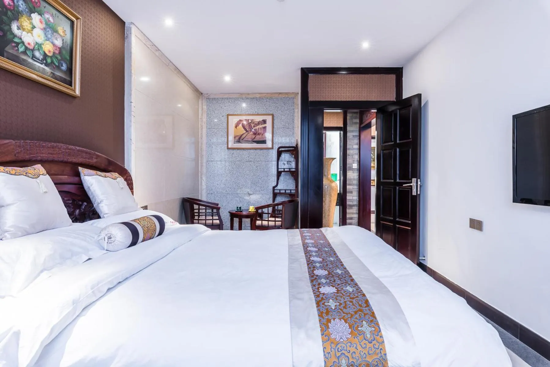 Bed in Hainan Jingshan Hotel