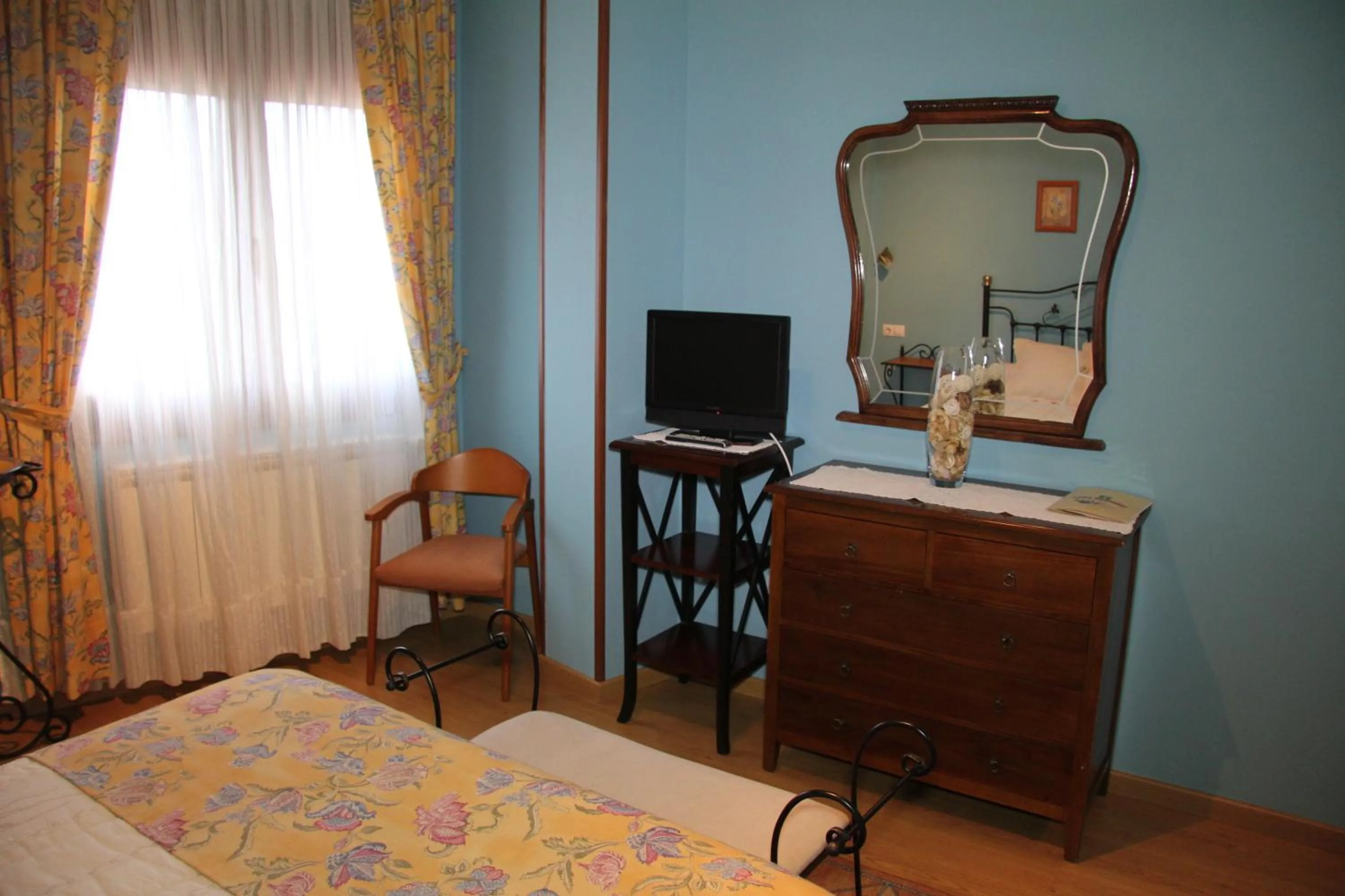 Photo of the whole room, Bed in Hotel Casa Reboiro