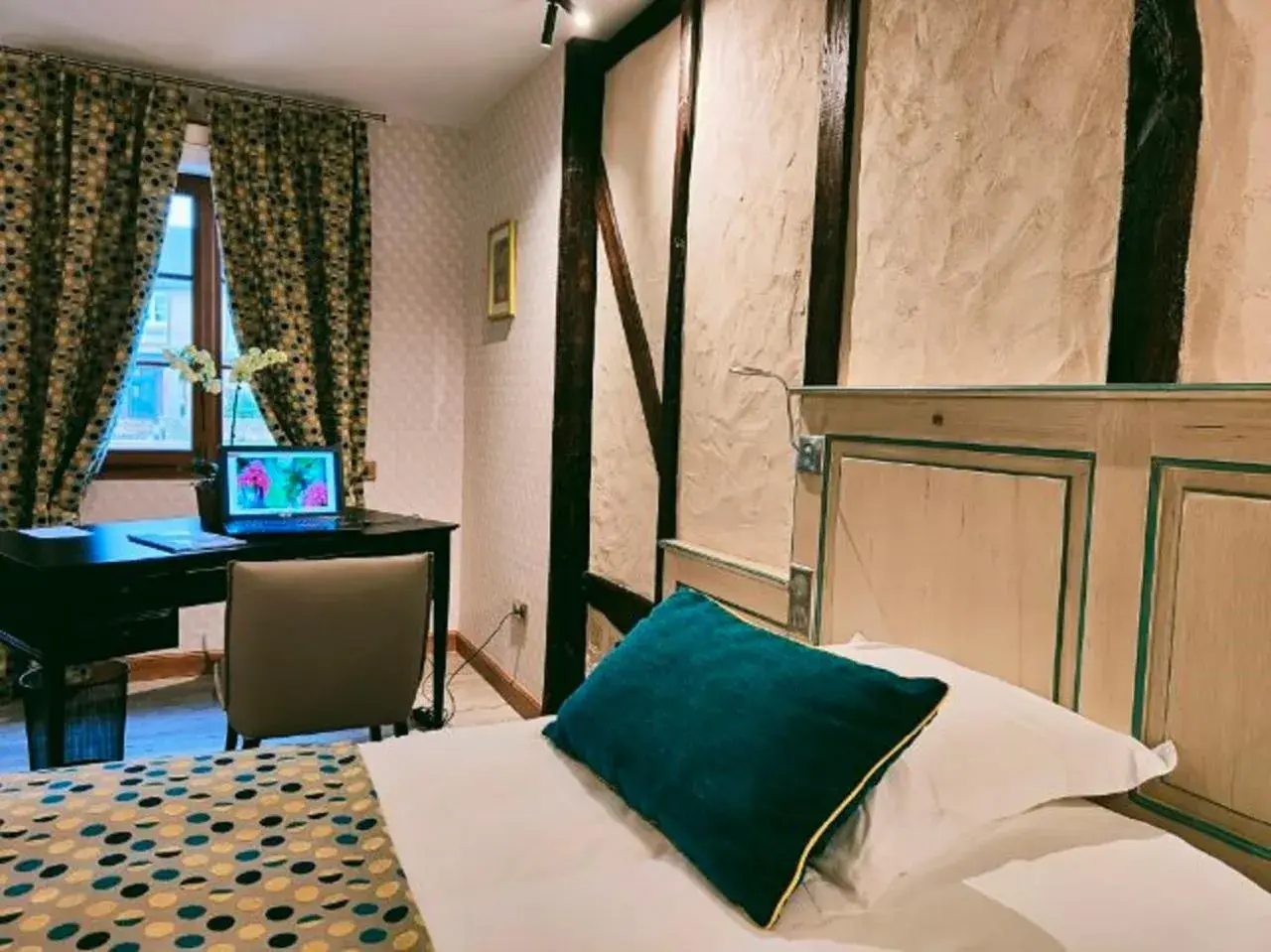 Comfort Single Room in La Chaumière Comfort Single Room in La Chaumière