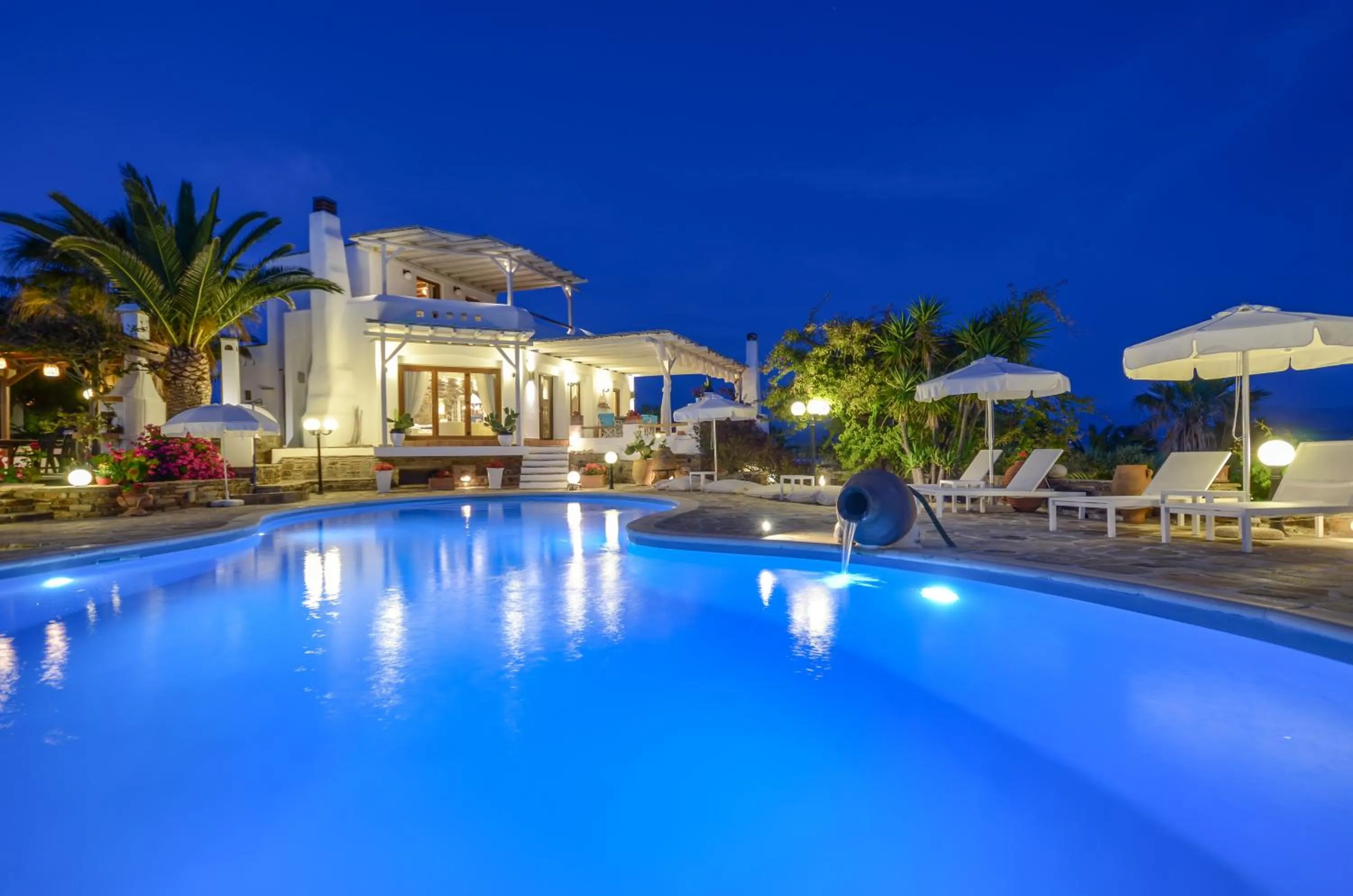 Property building in Villa Pari Manda