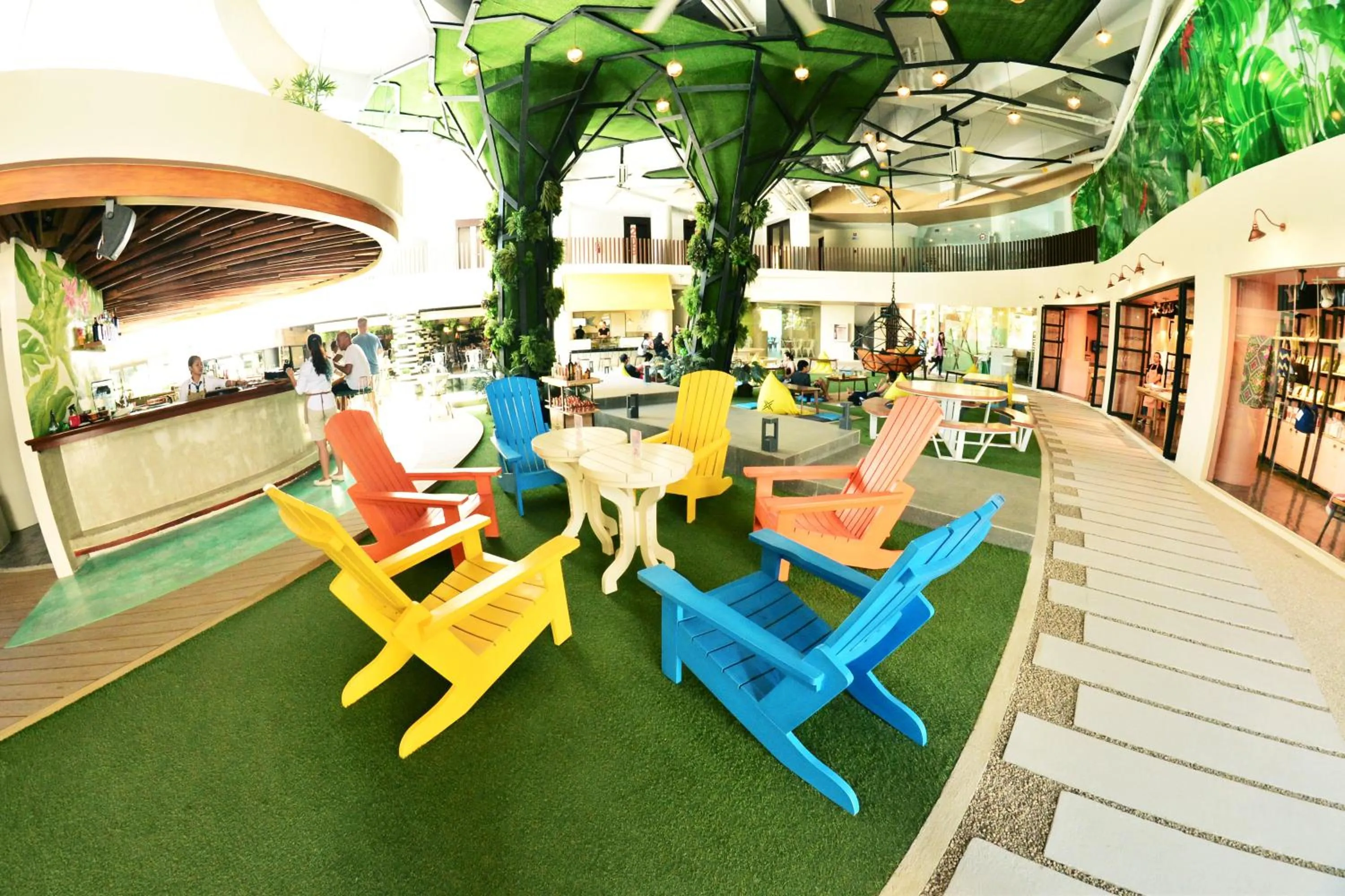 Restaurant/places to eat in Hue Hotels and Resorts Boracay Managed by HII