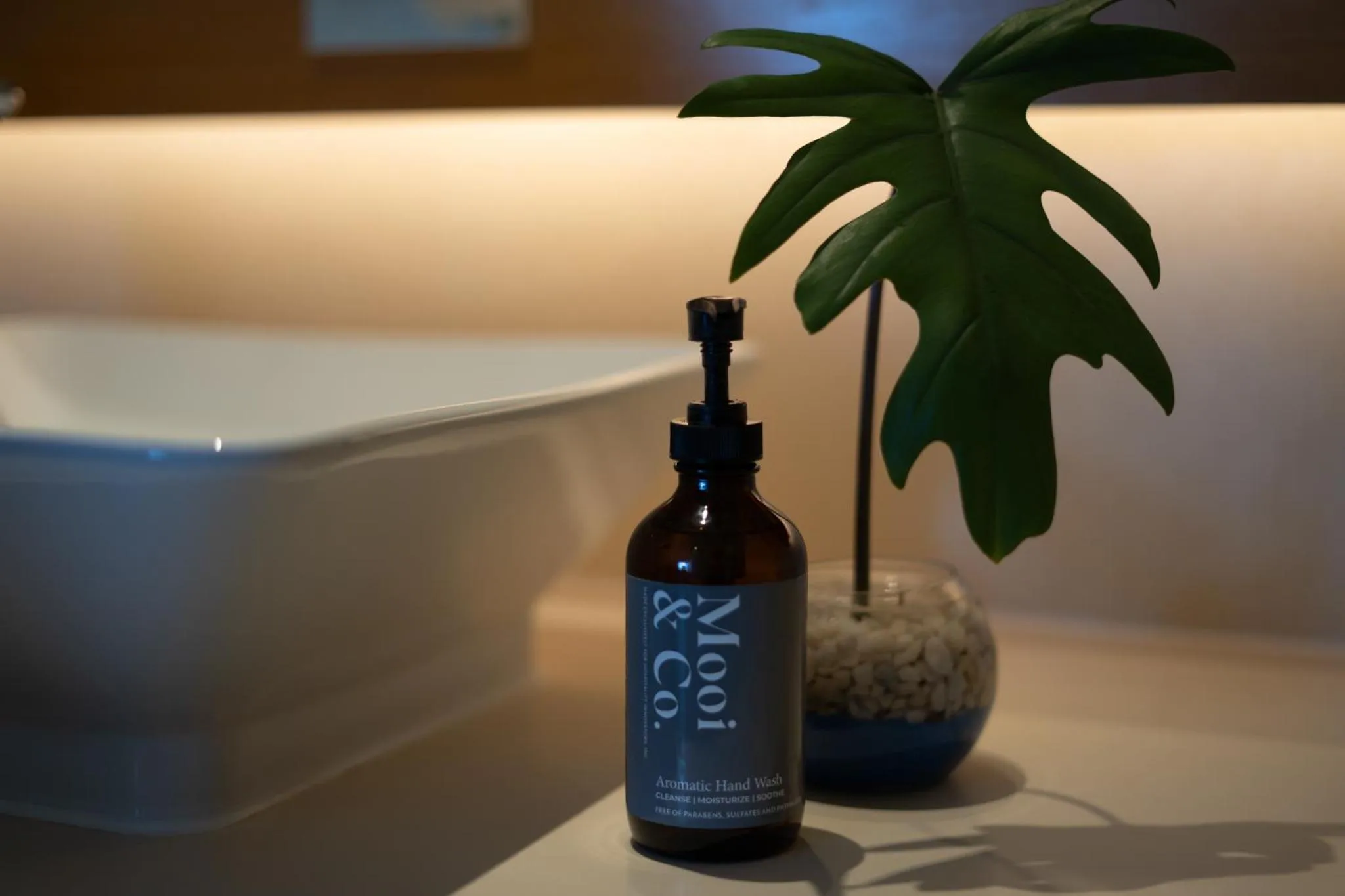 Bathroom in Hue Hotels and Resorts Boracay Managed by HII