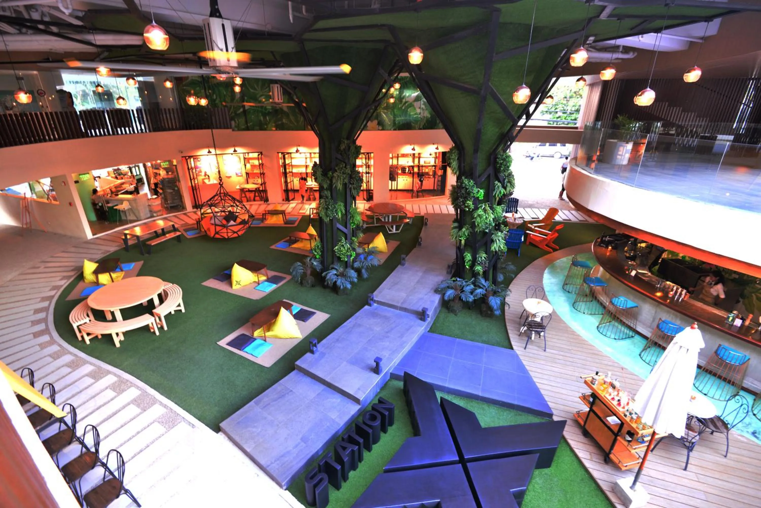 Restaurant/places to eat in Hue Hotels and Resorts Boracay Managed by HII