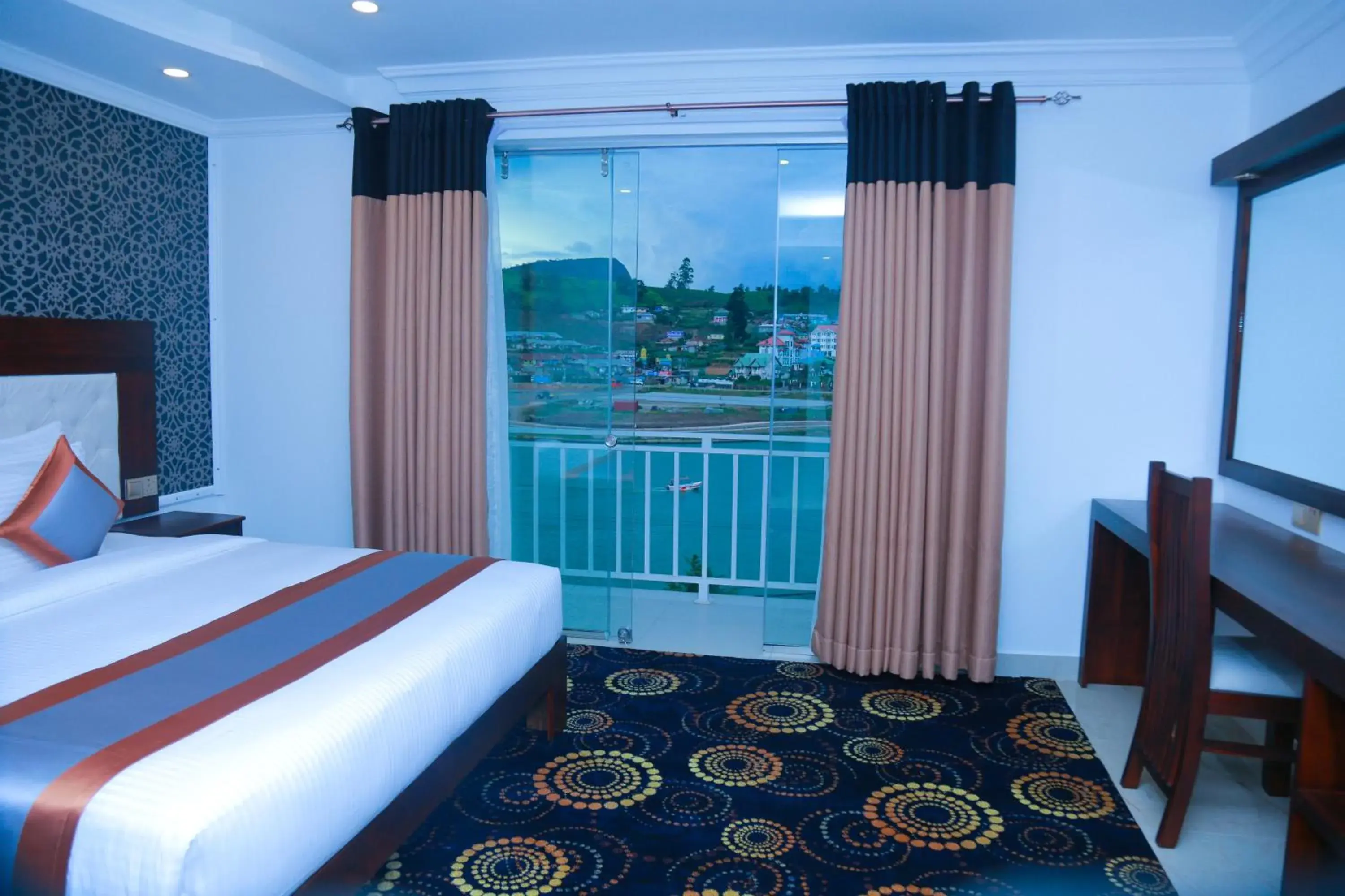 Double Room with Lake View in Galaxy Grand Hotel Double Room with Lake View in Galaxy Grand Hotel