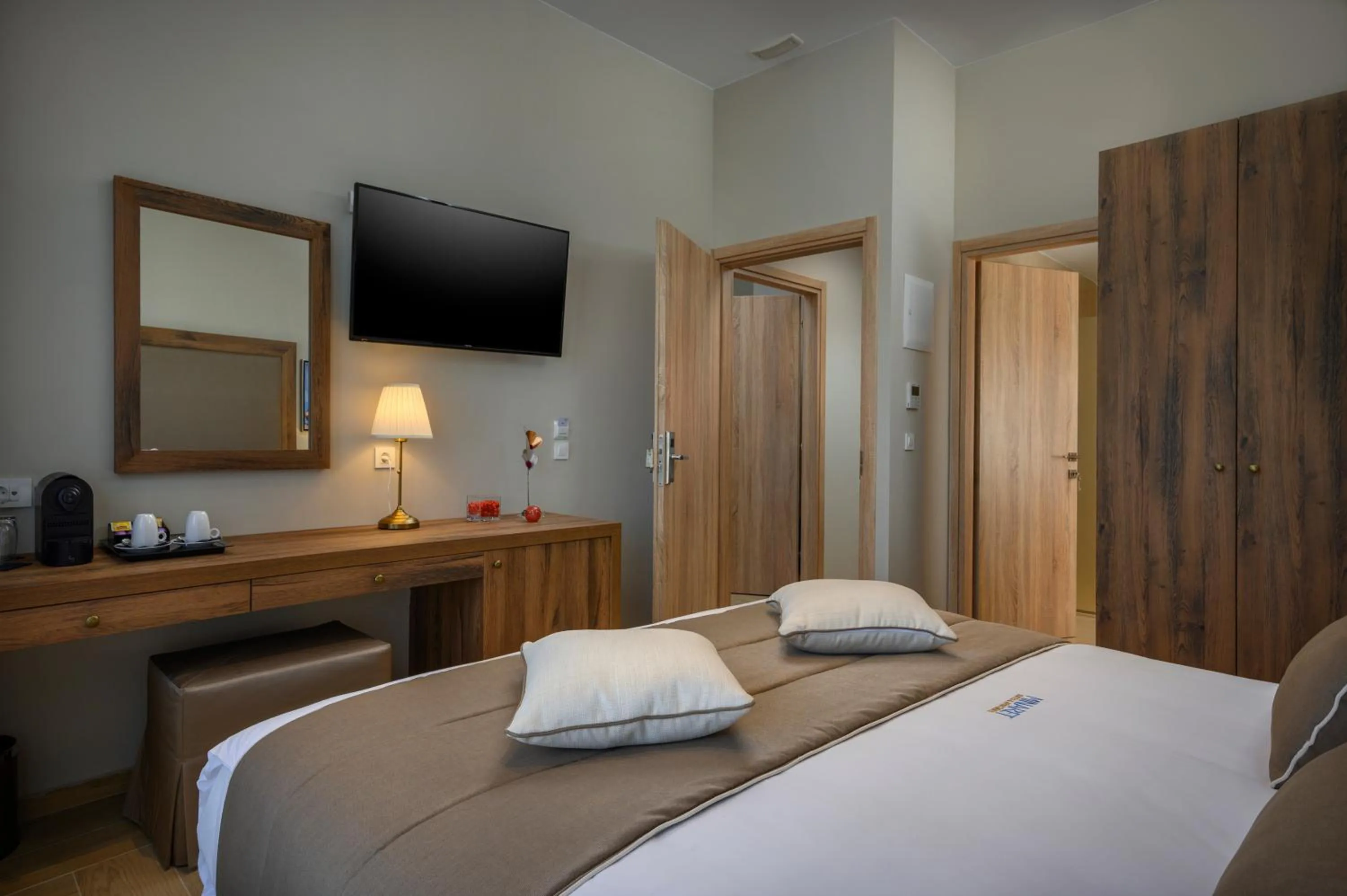 Photo of the whole room, Bed in Minaret Suites and Apartments