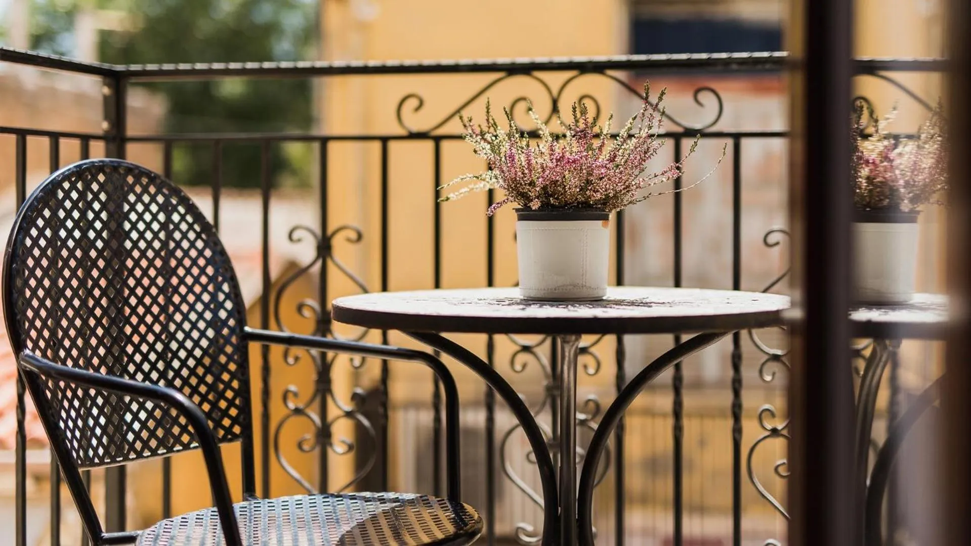 Minaret Suites and Apartments