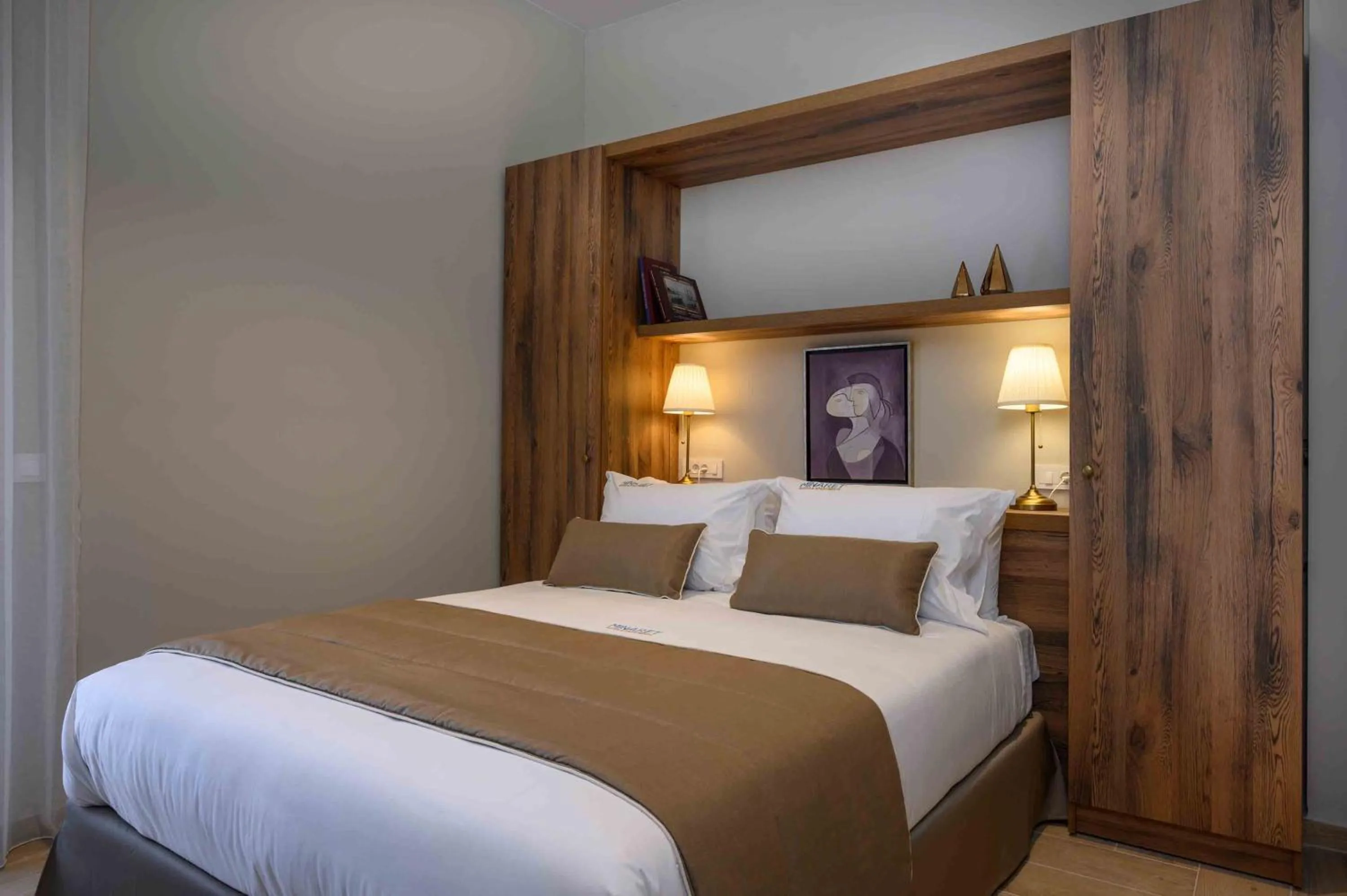 Photo of the whole room, Bed in Minaret Suites and Apartments