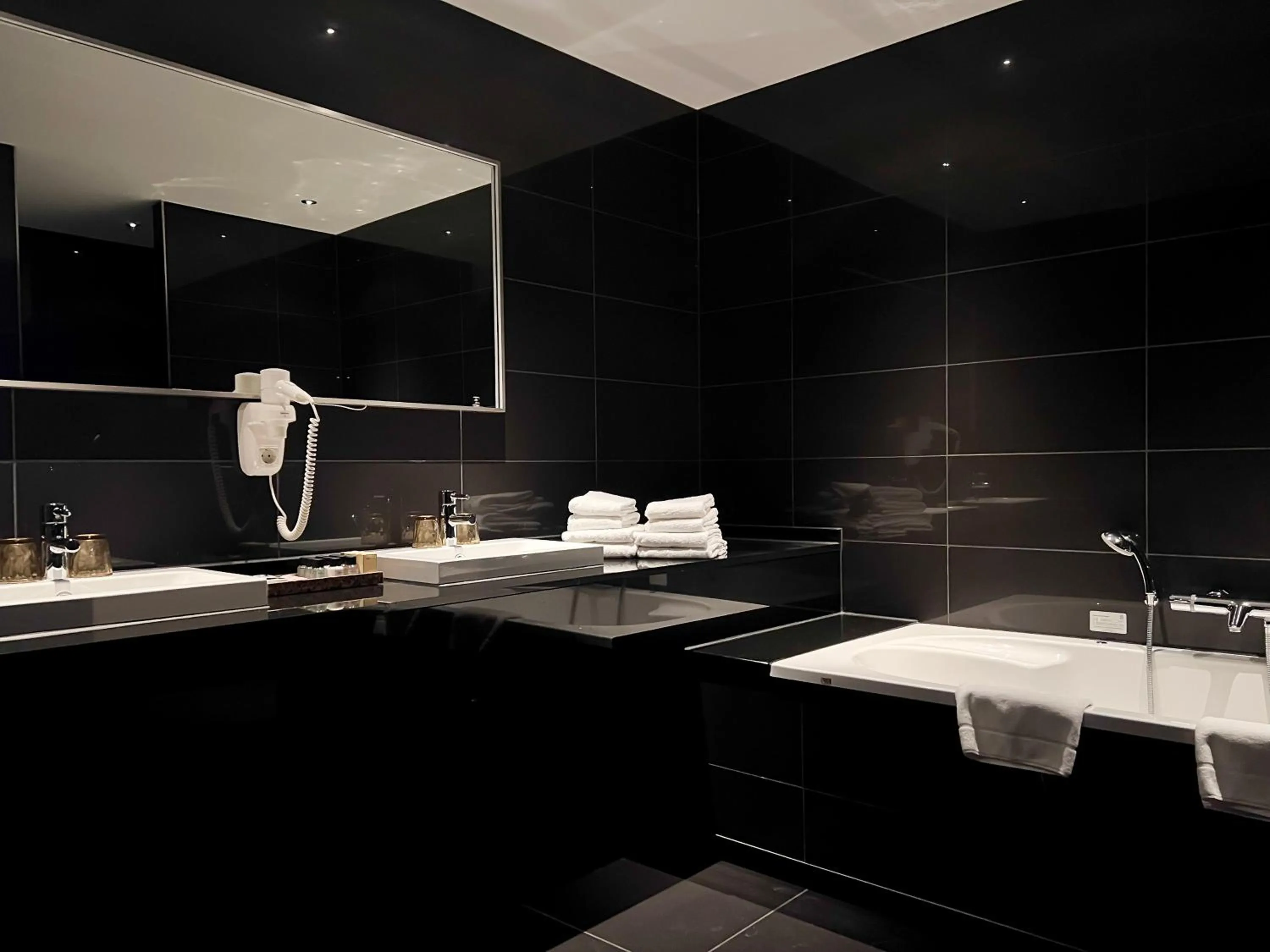 Bathroom in Van der Valk Hotel Harderwijk op de Veluwe